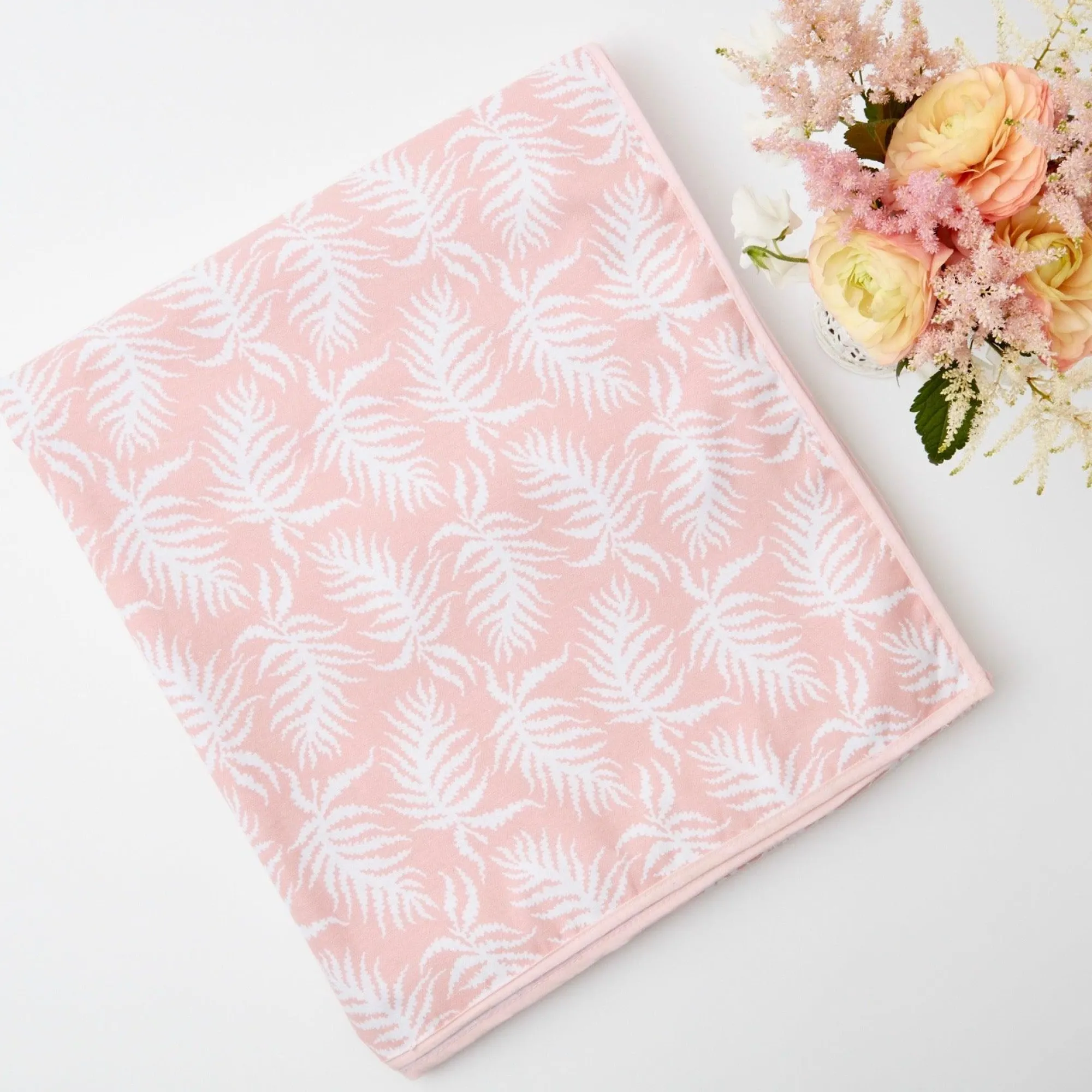 pink_trailing_ferns_table_0.webp Cheap Pink Trailing Ferns Tablecloth Tablecloths