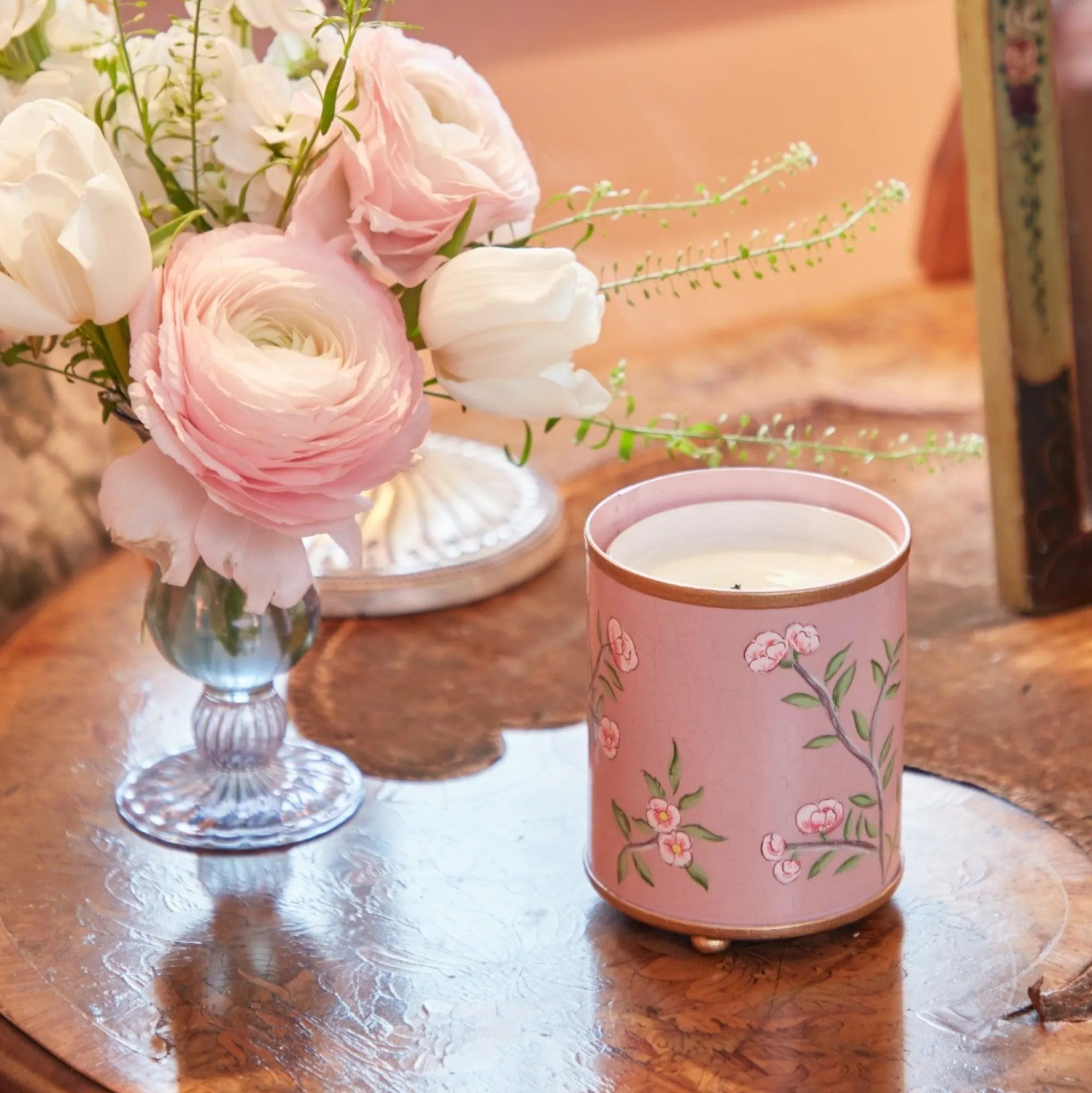 portrait_of_a_garden_cand_4-1.webp Outlet Portrait Of A Garden Candle Pot Candle Holders