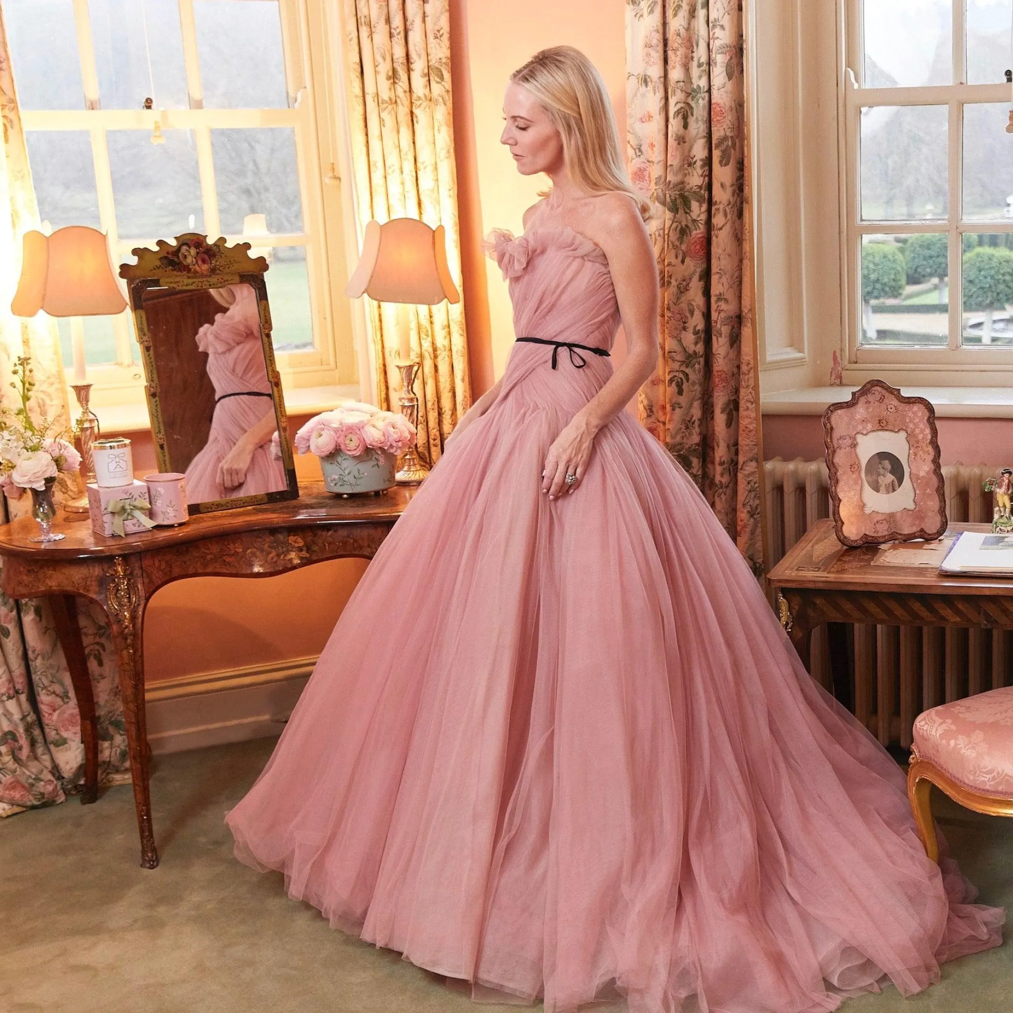 portrait_of_a_garden_scen_1-1.webp Shop Portrait Of A Garden Scented Candle Scented Candles