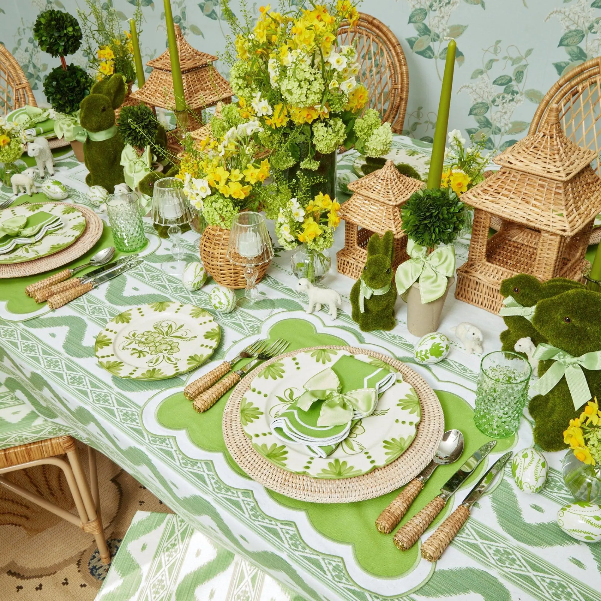 potted_boxwood_with_green_11.webp Fashion Potted Boxwood With Green Bow Decoration Set Decoration Sets