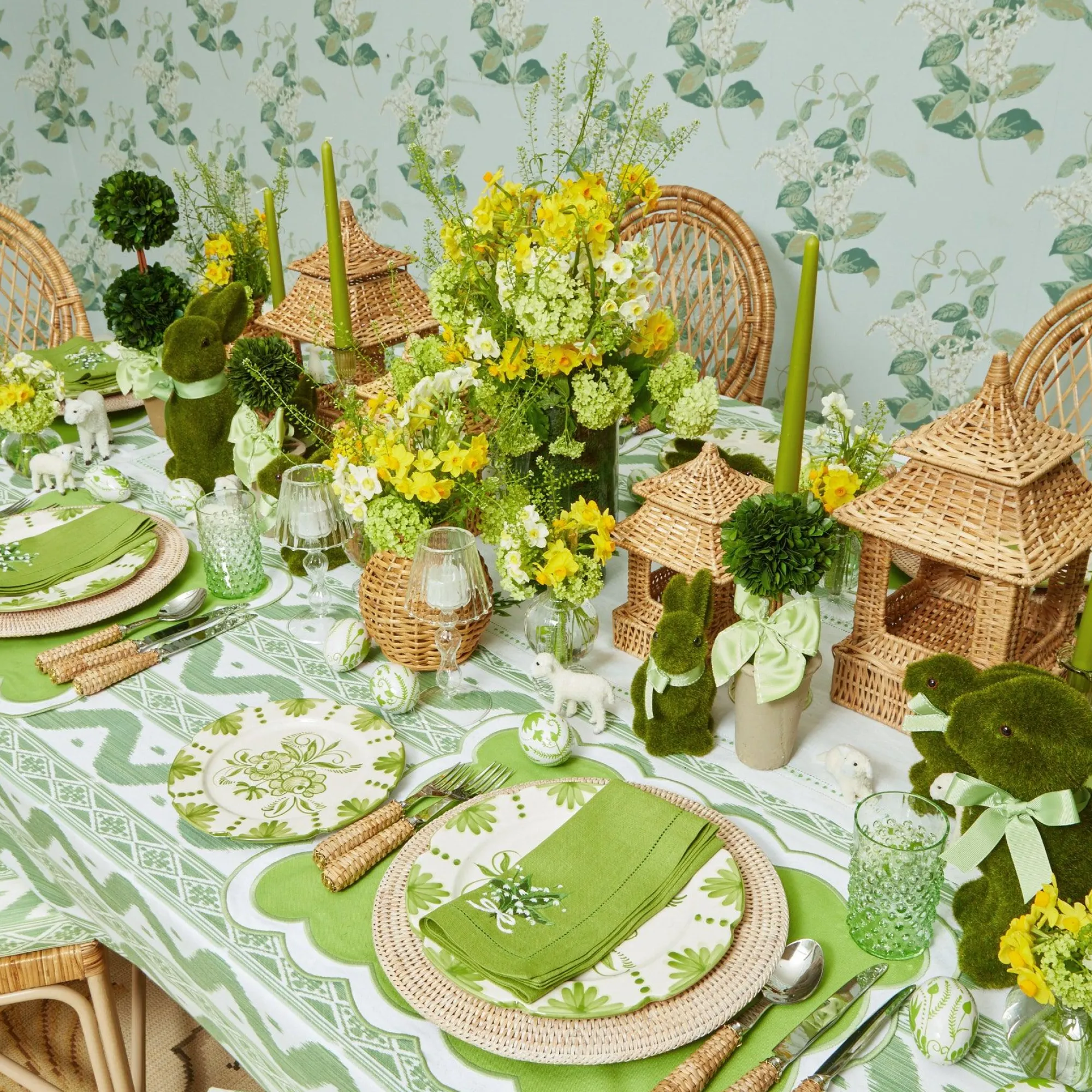 potted_boxwood_with_green_2.webp Fashion Potted Boxwood With Green Bow Decoration Set Decoration Sets