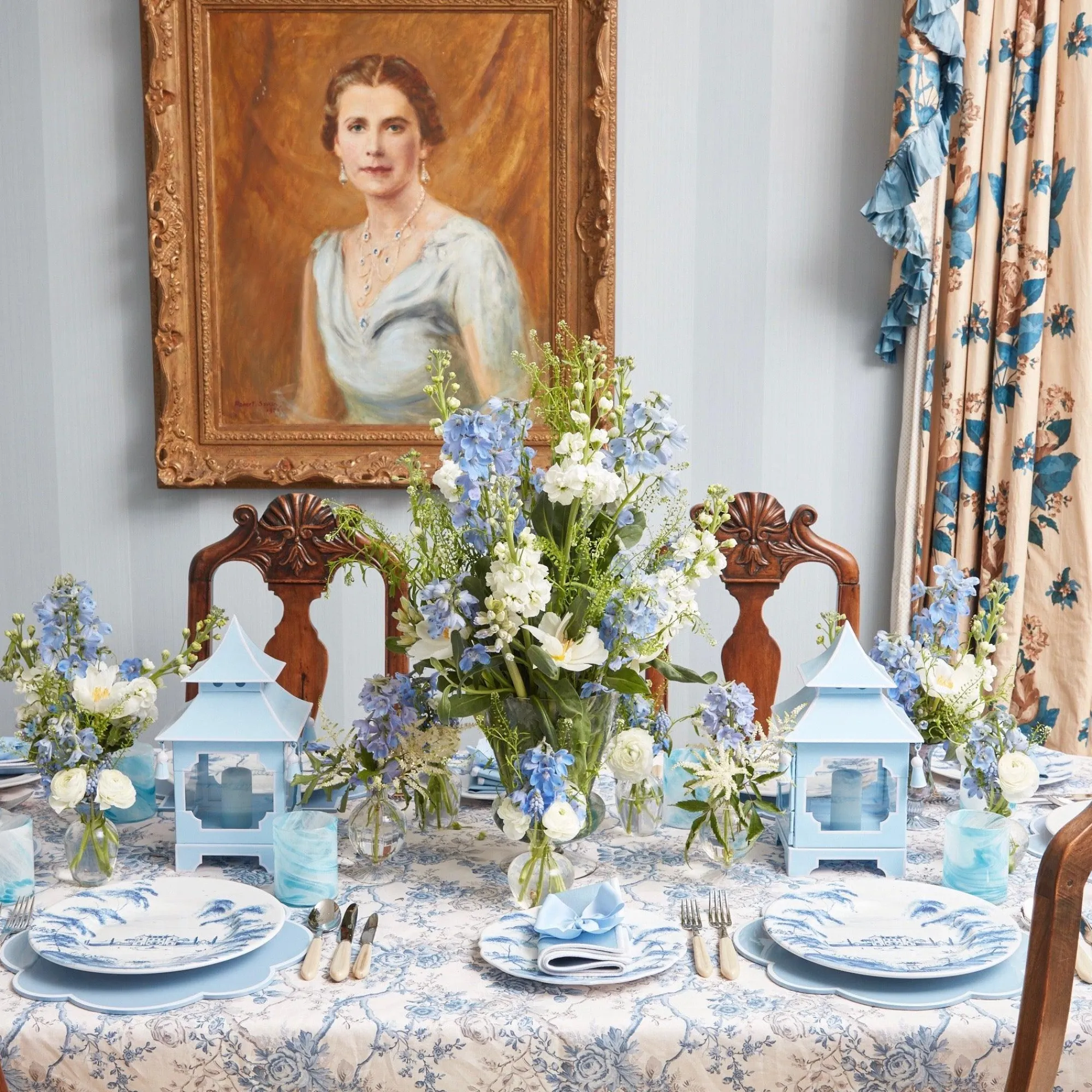 powder_blue_pagoda_lanter_7.webp Cheap Powder Blue Pagoda Lantern Pagodas & Lanterns