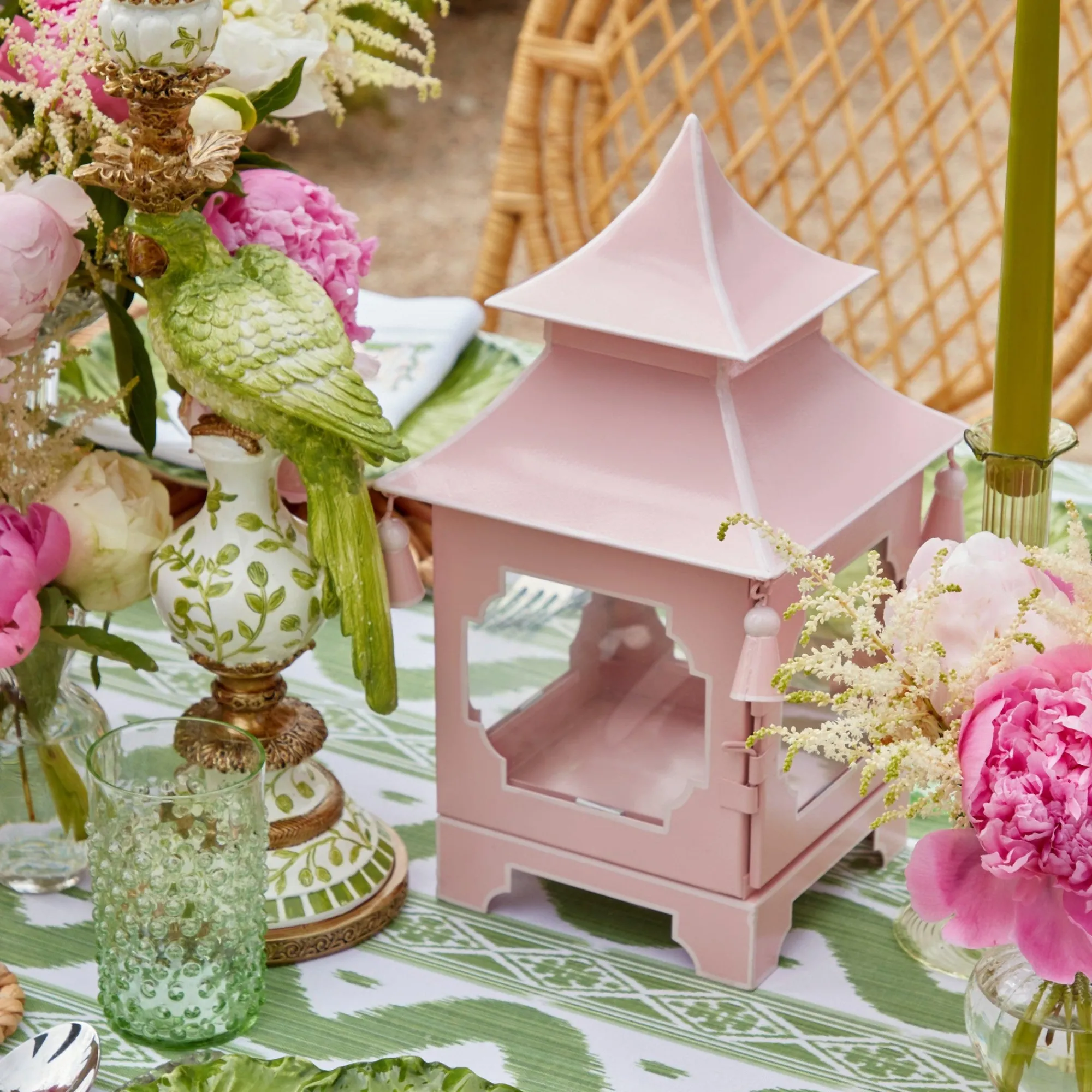 powder_pink_pagoda_lanter_1-1.webp Fashion Powder Pink Pagoda Lantern Candle Holders
