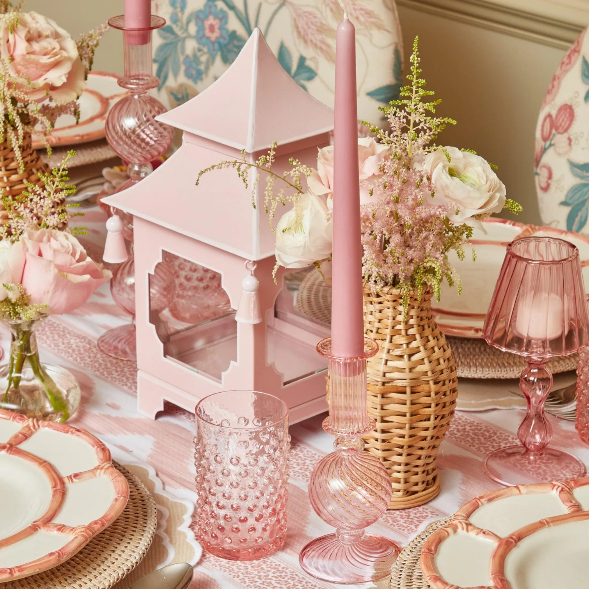 powder_pink_pagoda_lanter_9-1.webp Fashion Powder Pink Pagoda Lantern Candle Holders