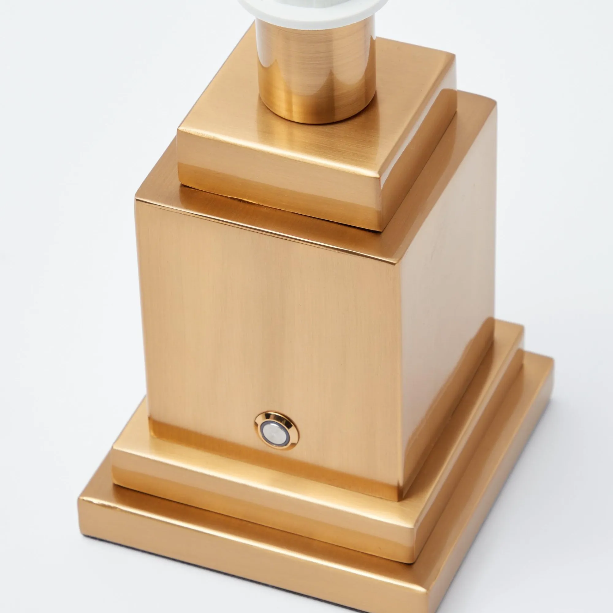 rechargeable_table_lamp___3.webp Sale Rechargeable Table Lamp & Shade Lamps & Lighting