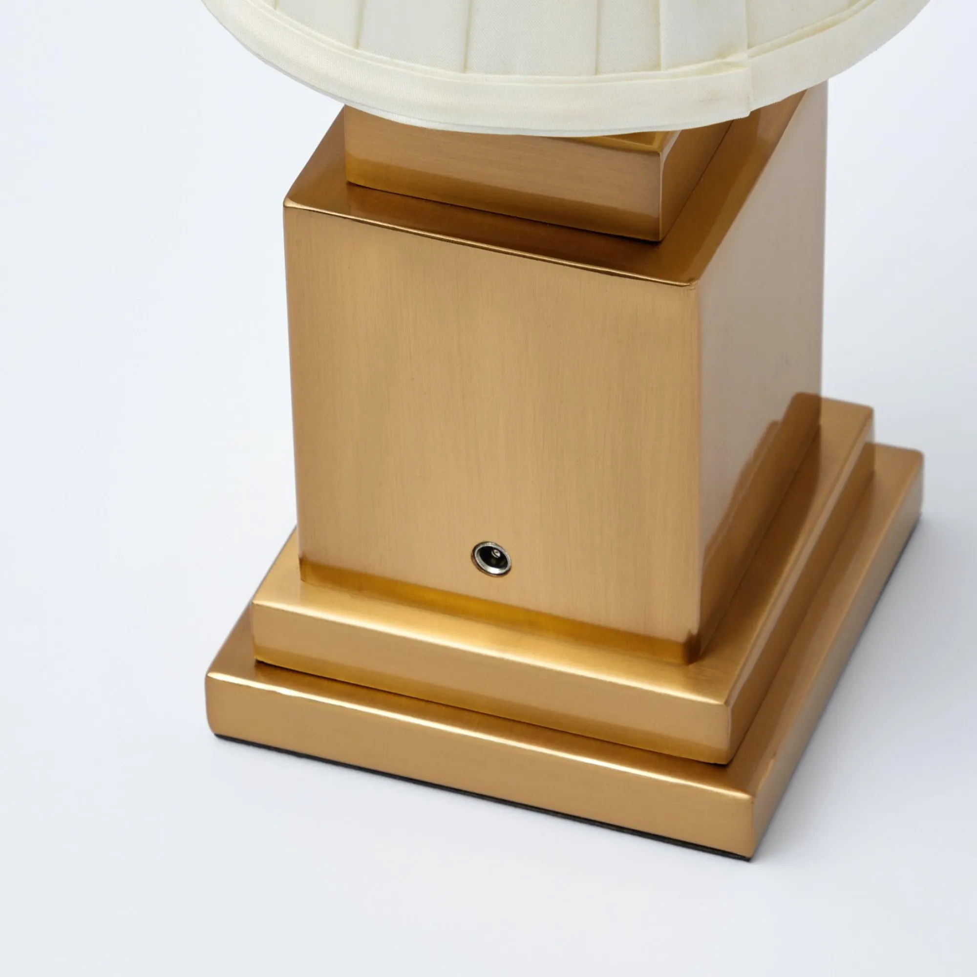 rechargeable_table_lamp___7.webp Sale Rechargeable Table Lamp & Shade Lamps & Lighting