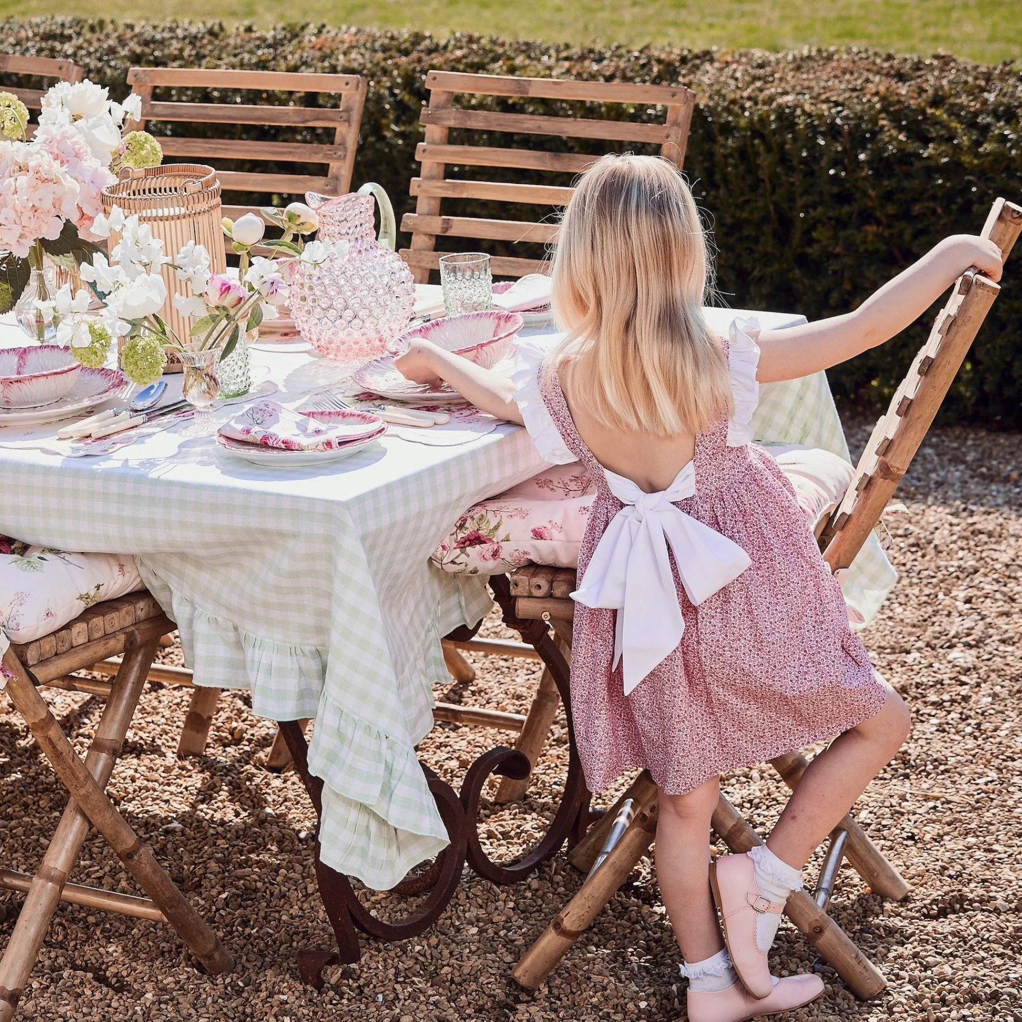 rose_hobnail_jug_with_eme_13.webp Clearance Rose Hobnail Jug With Emerald Handle Jugs