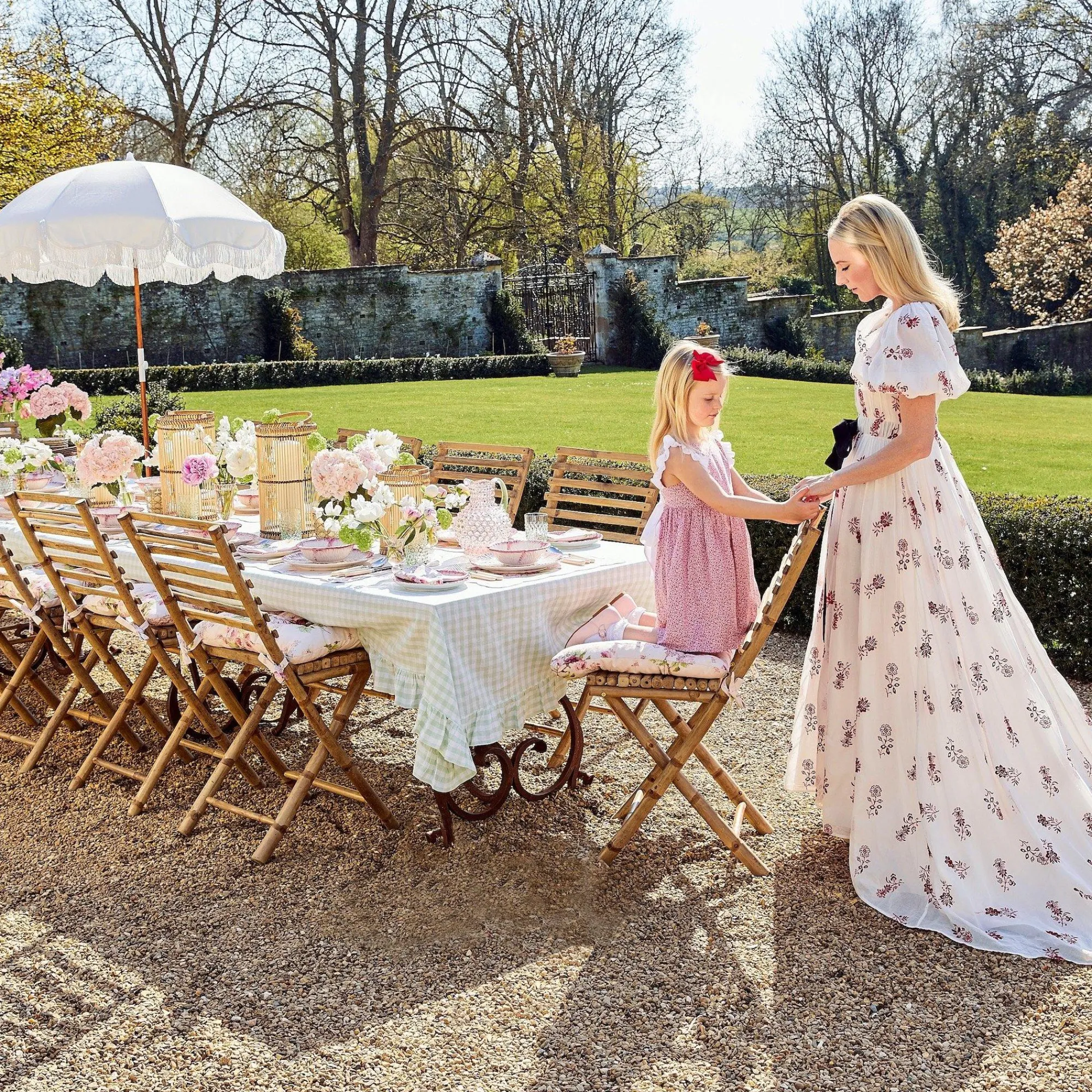 rose_hobnail_jug_with_eme_7-1.webp Discount Rose Hobnail Jug With Emerald Handle & Glasses (Set Of 6) Glassware Sets