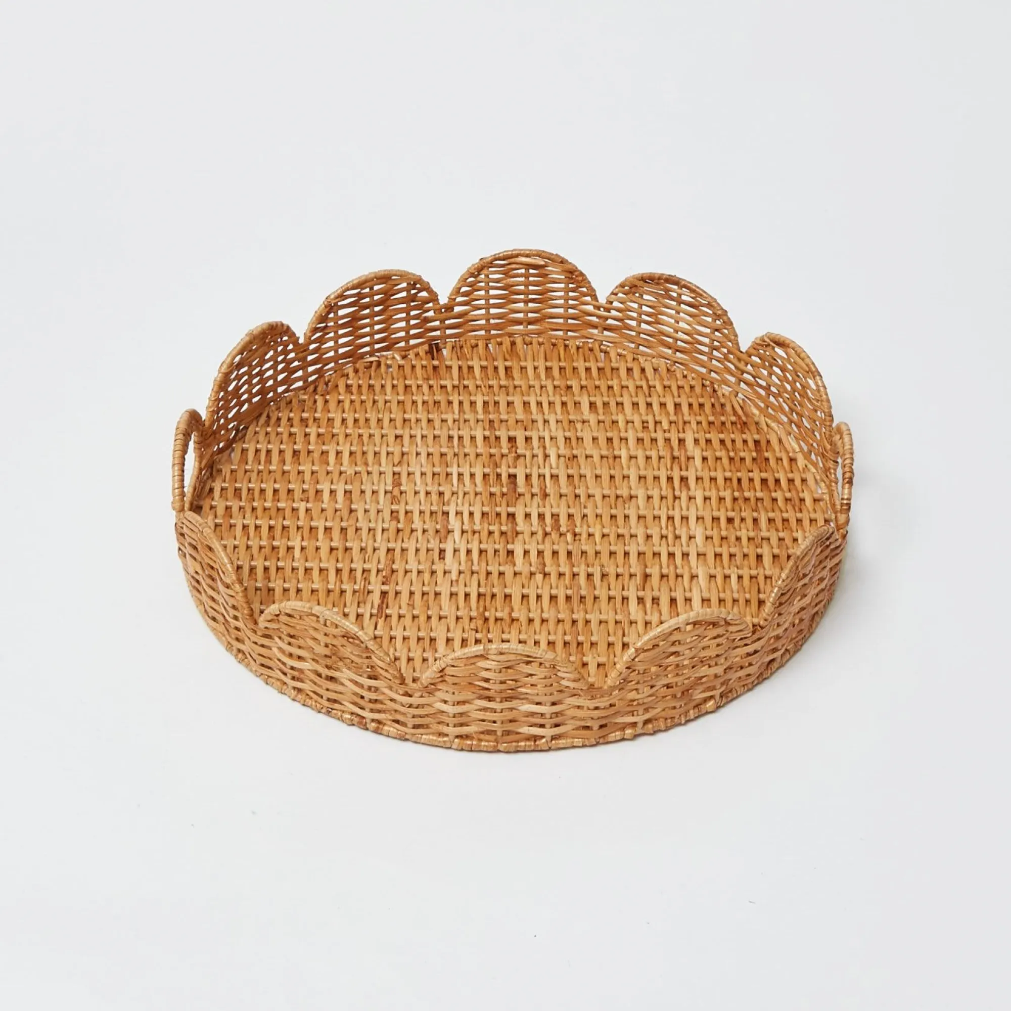 round_rattan_scalloped_tr_4-1.webp New Round Rattan Scalloped Tray Rattan Tableware