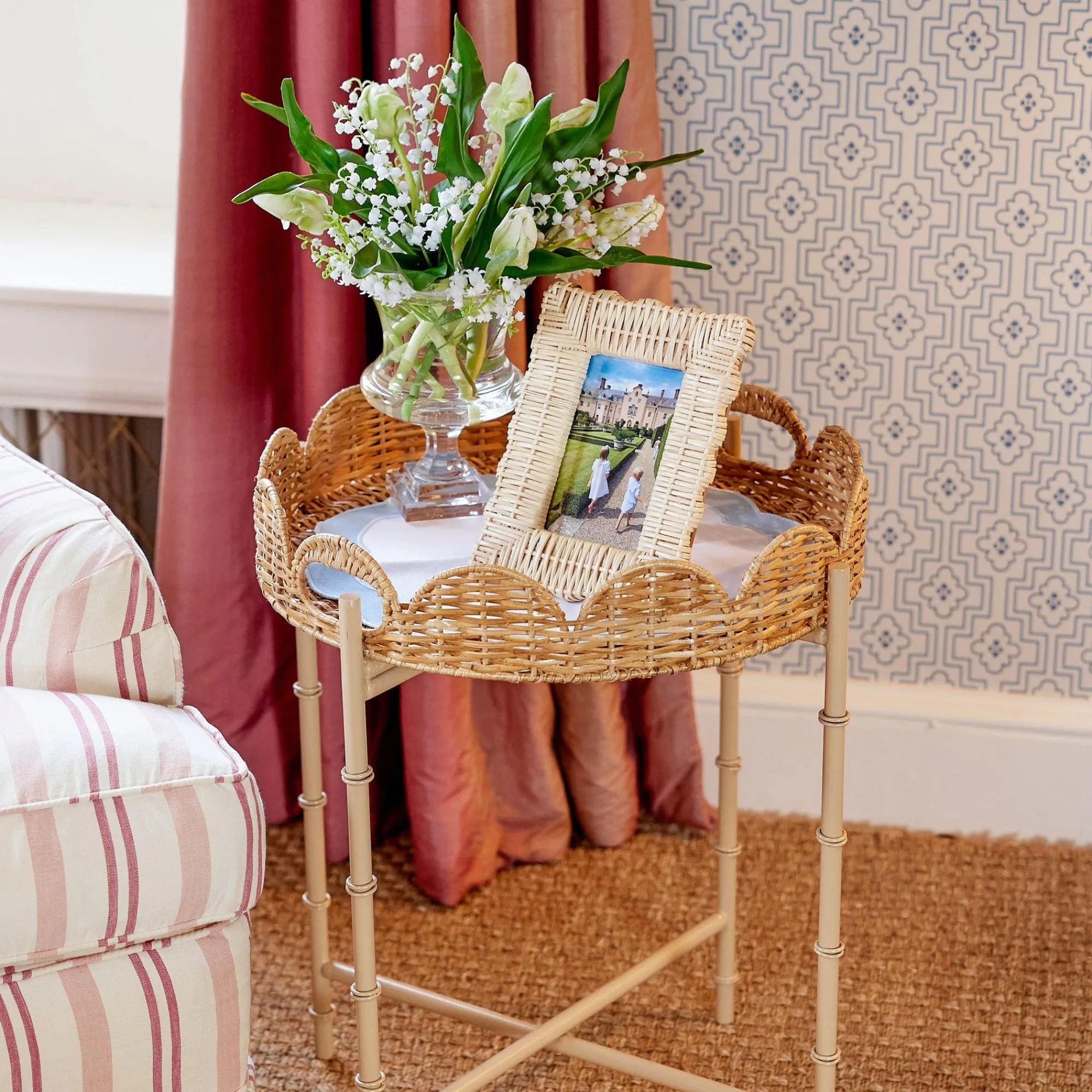 round_scalloped_rattan_tr_11.webp Shop Round Scalloped Rattan Tray With Stand Rattan Furniture