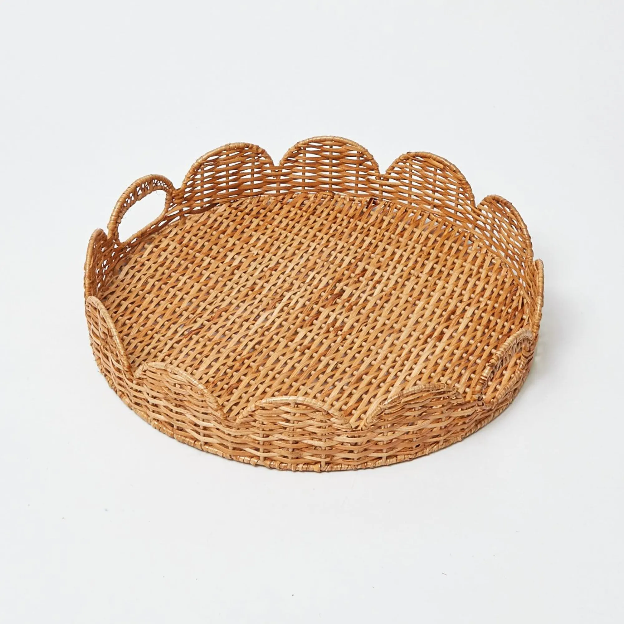 round_scalloped_rattan_tr_3.webp Shop Round Scalloped Rattan Tray With Stand Rattan Furniture