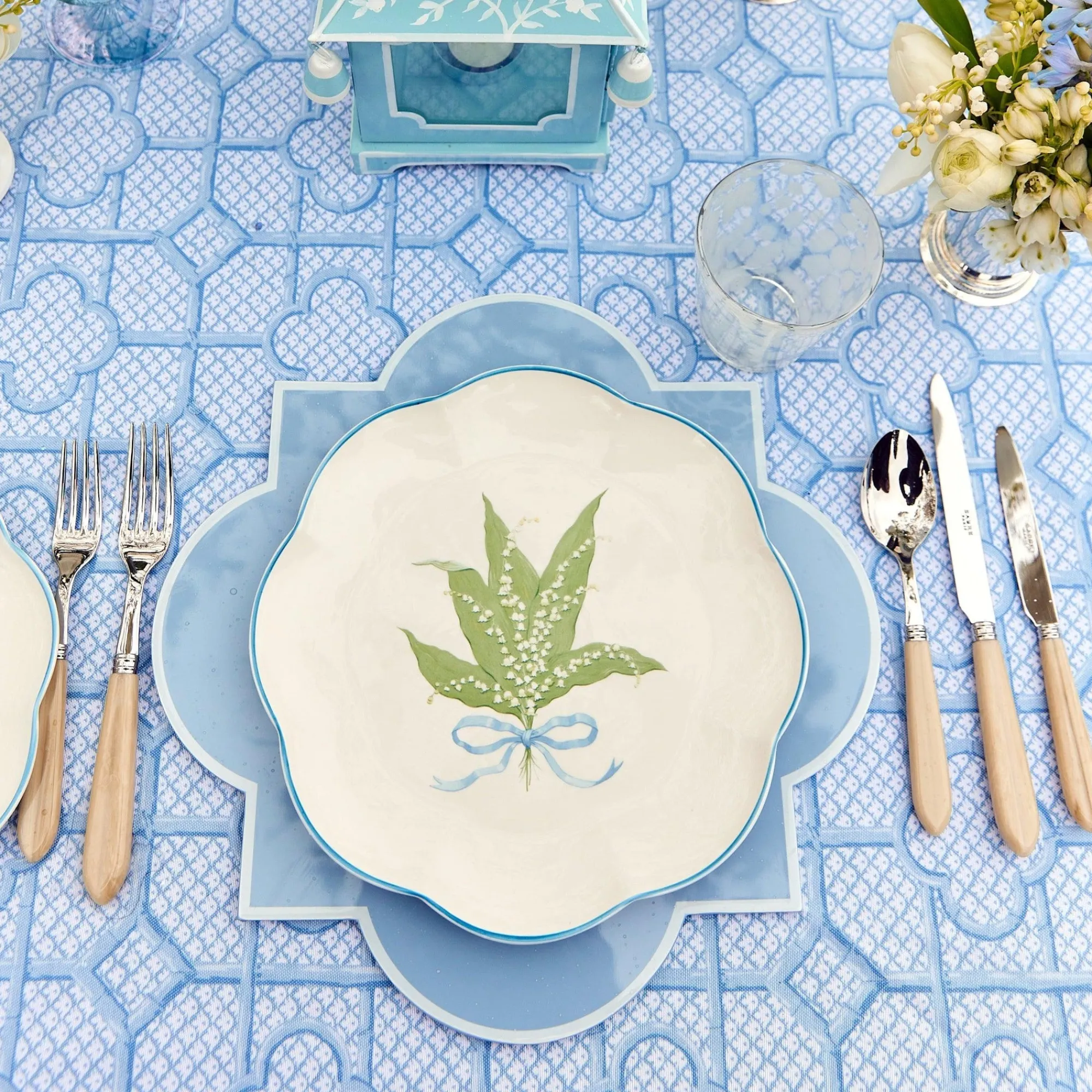 scalloped_lily_of_the_val_1-1.webp Fashion Scalloped Lily Of The Valley Dinner Plate (Set Of 4) Crockery Sets