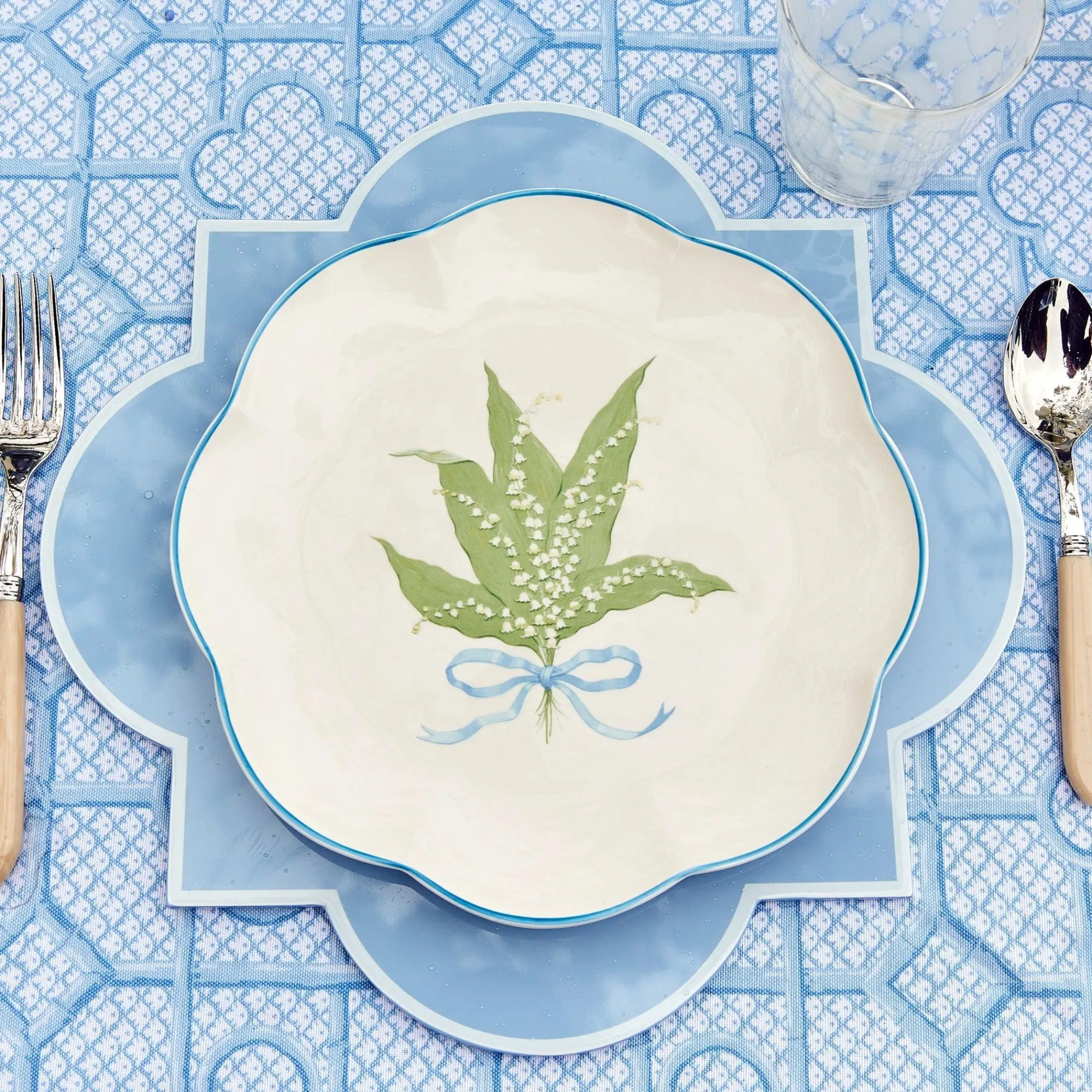 scalloped_lily_of_the_val_1-5.webp Fashion Scalloped Lily Of The Valley Dinner Plate Dinner Plates