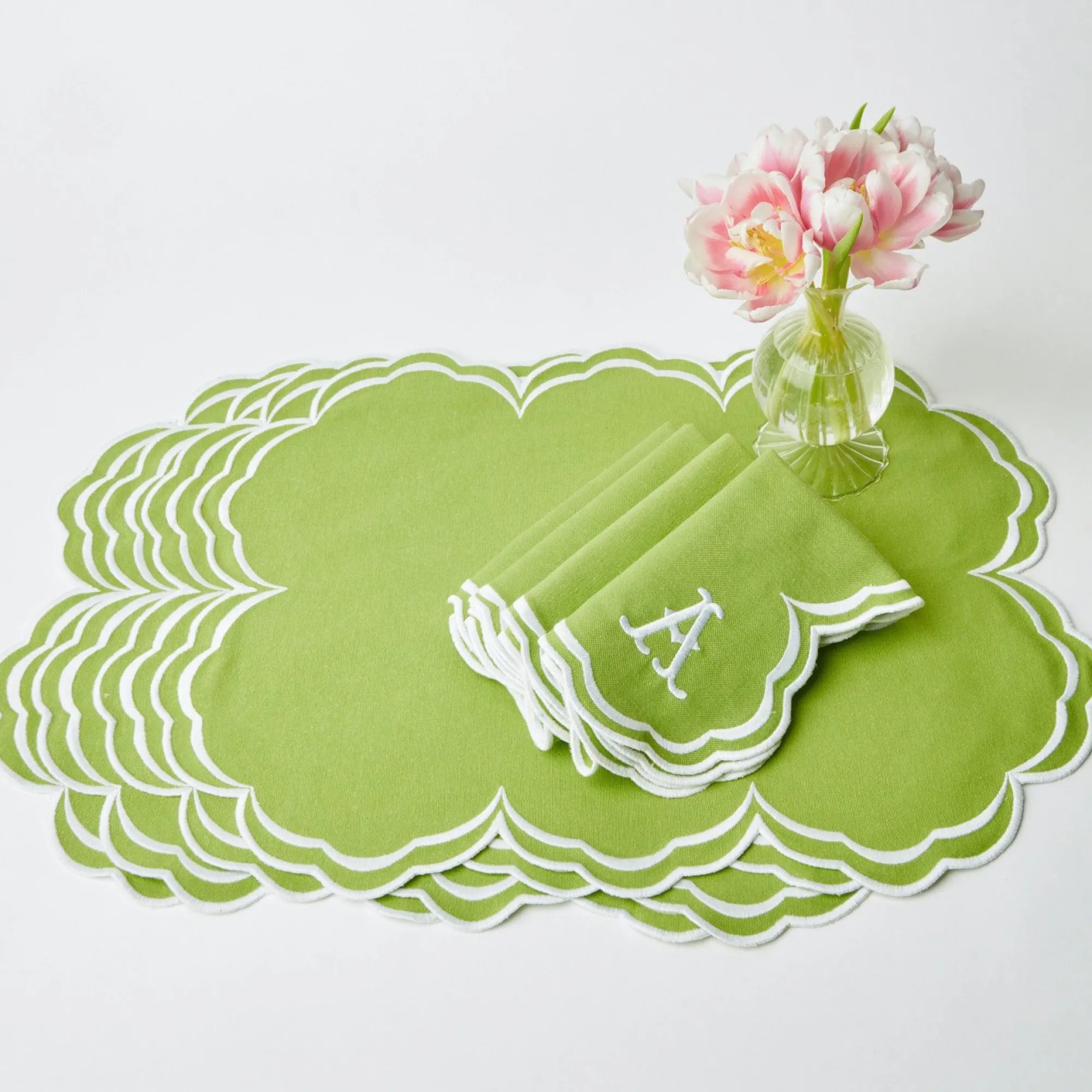 serena_apple_green_scallo_5.webp Fashion Serena Apple Green Scalloped Napkins (Set Of 4) Napkins