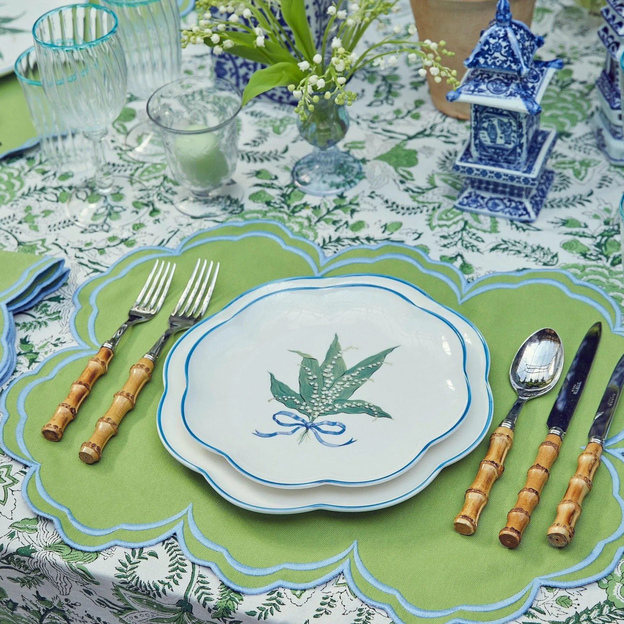 serena_apple_green_with_b_3-1.webp Hot Serena Apple Green With Blue Placemats (Set Of 4) Placemats