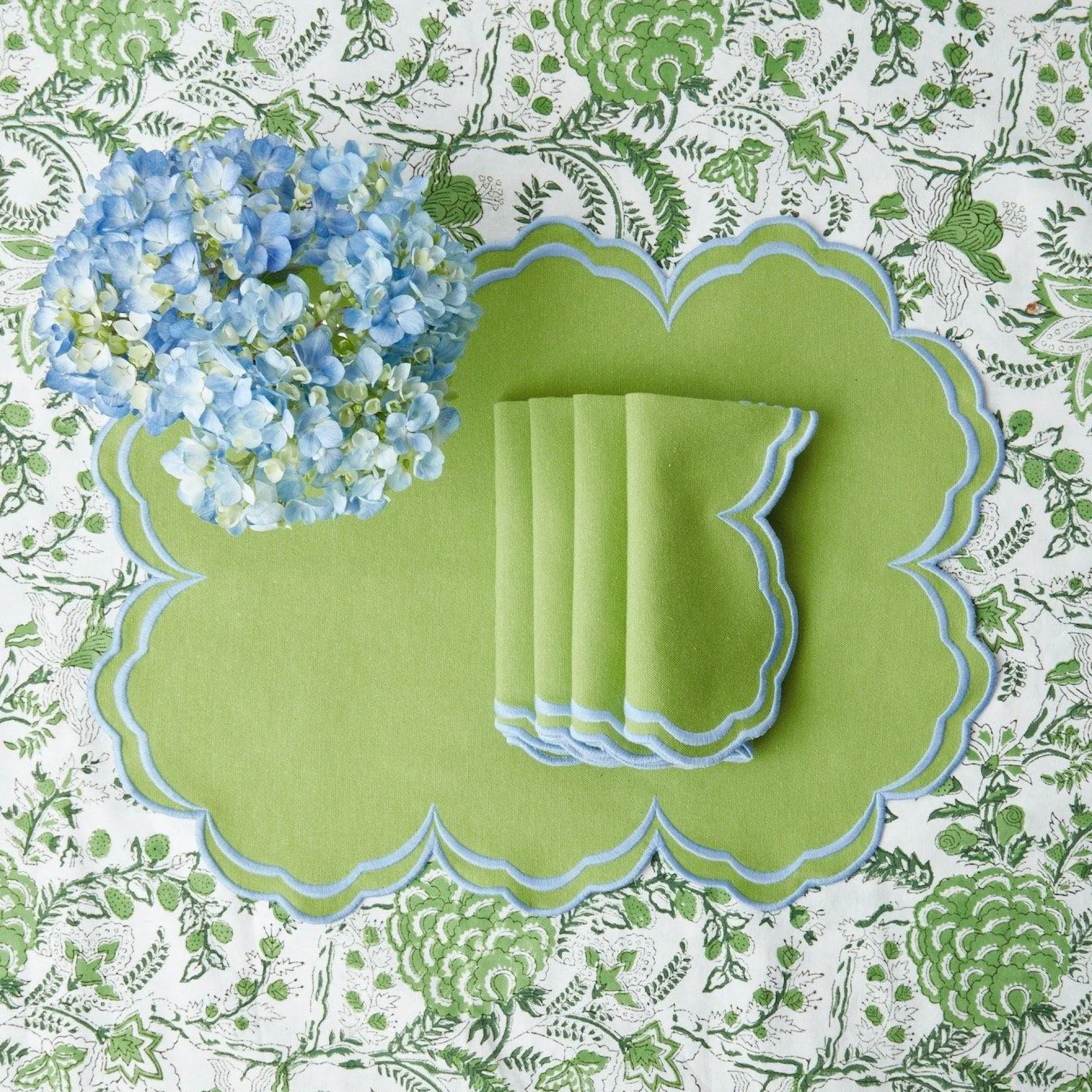 serena_apple_green_with_b_9.webp Cheap Serena Apple Green With Blue Napkins (Set Of 4) Napkins