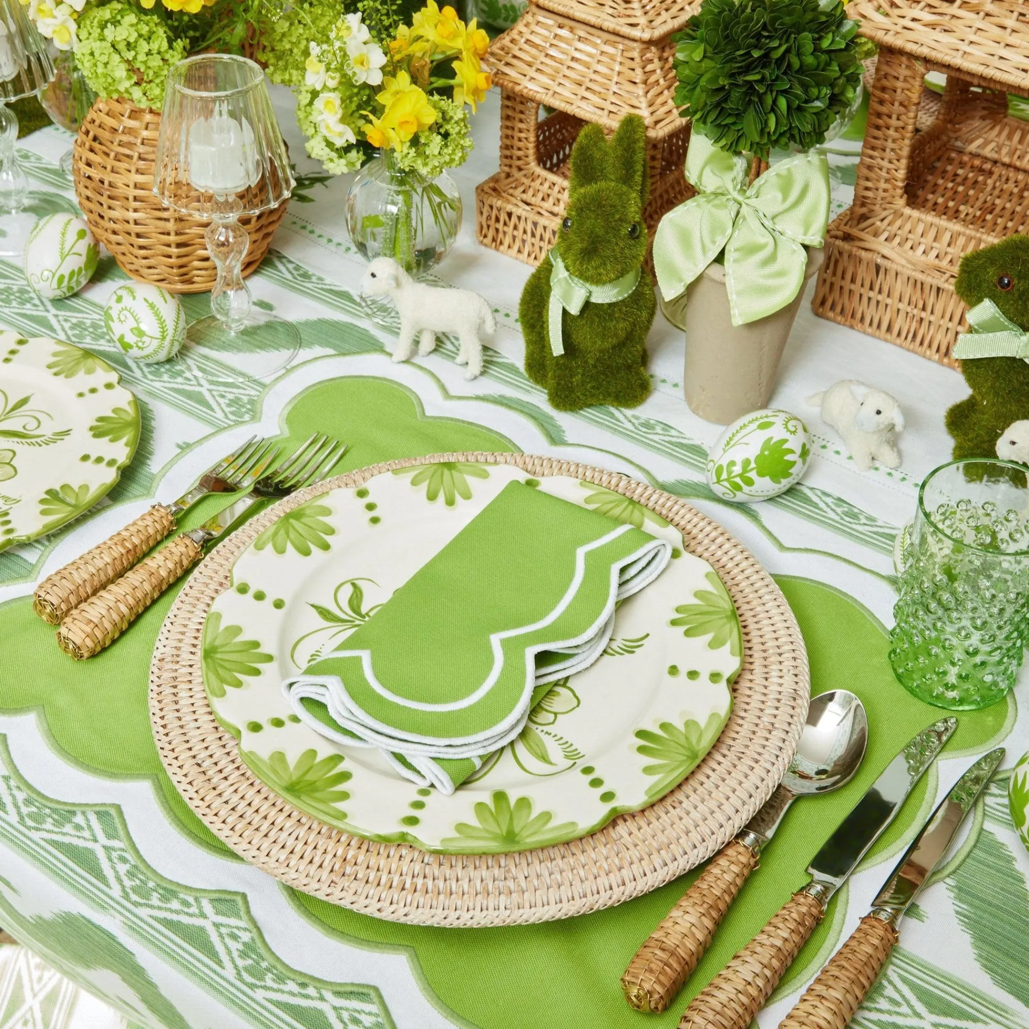 serena_applique_green_pla_16.webp Outlet Serena Applique Green Placemats & Napkins (Set Of 4) Table Linen Sets