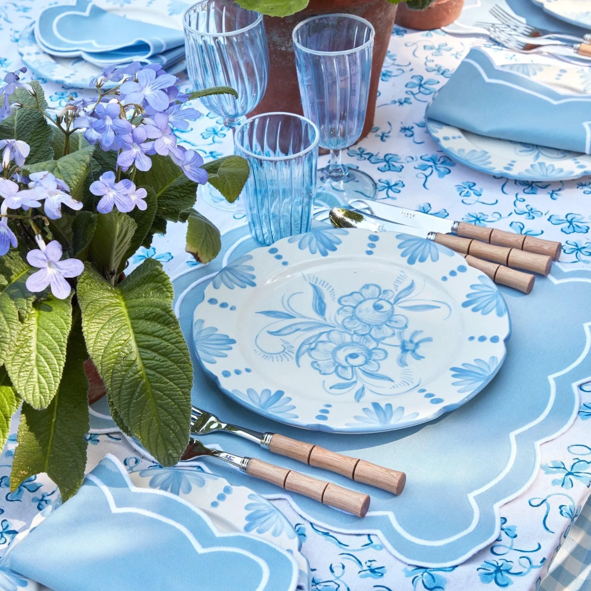 seville_blue_gardenia_din_13-2.webp Best Seville Blue Gardenia Dinner Plate (Set Of 4) Crockery Sets