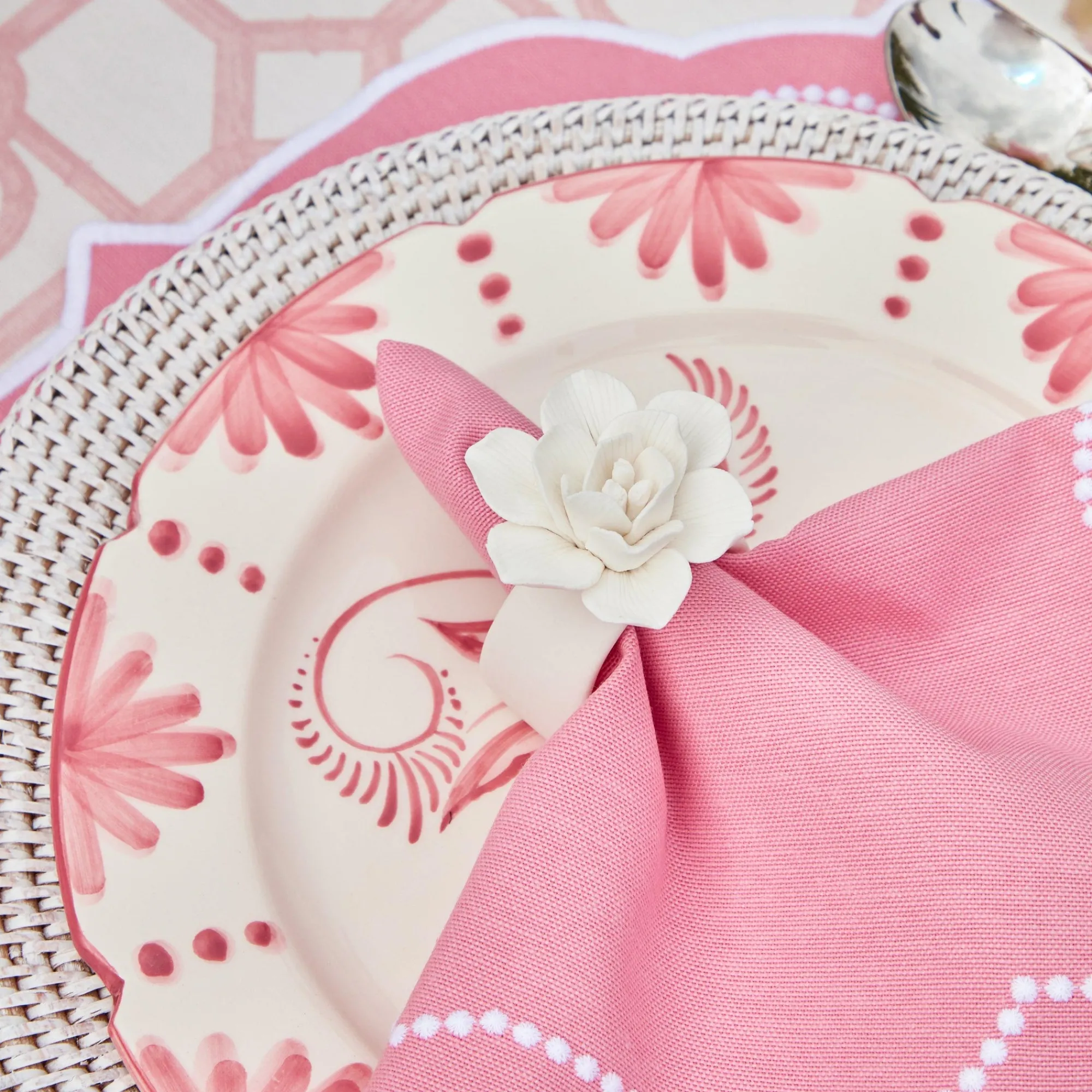 seville_pink_gardenia_din_6-3.webp Sale Seville Pink Gardenia Dinner & Starter Plates (Set Of 8) Crockery Sets