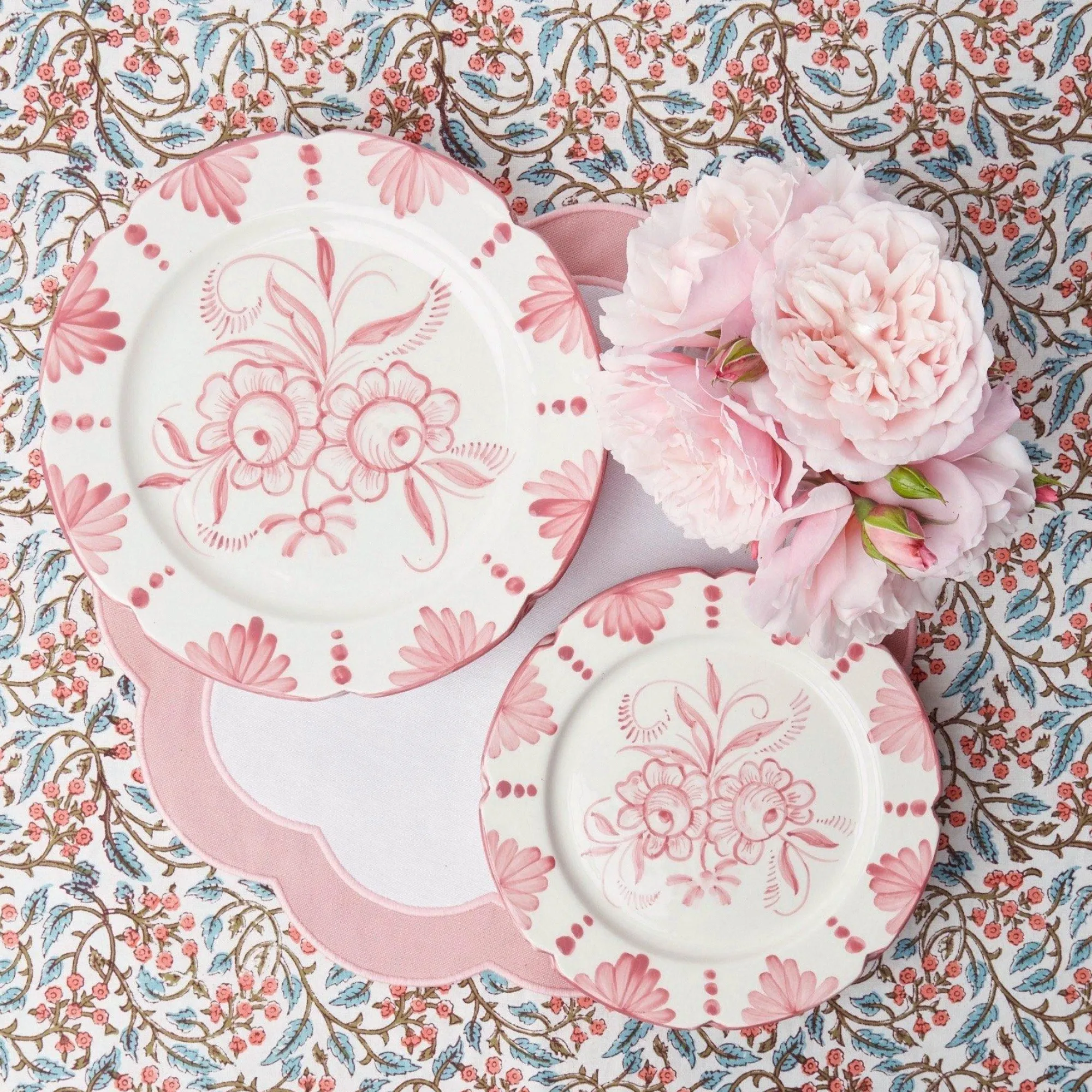 seville_pink_gardenia_din_7-7.webp Cheap Seville Pink Gardenia Dinner Plate (Set Of 4) Dinner Plates