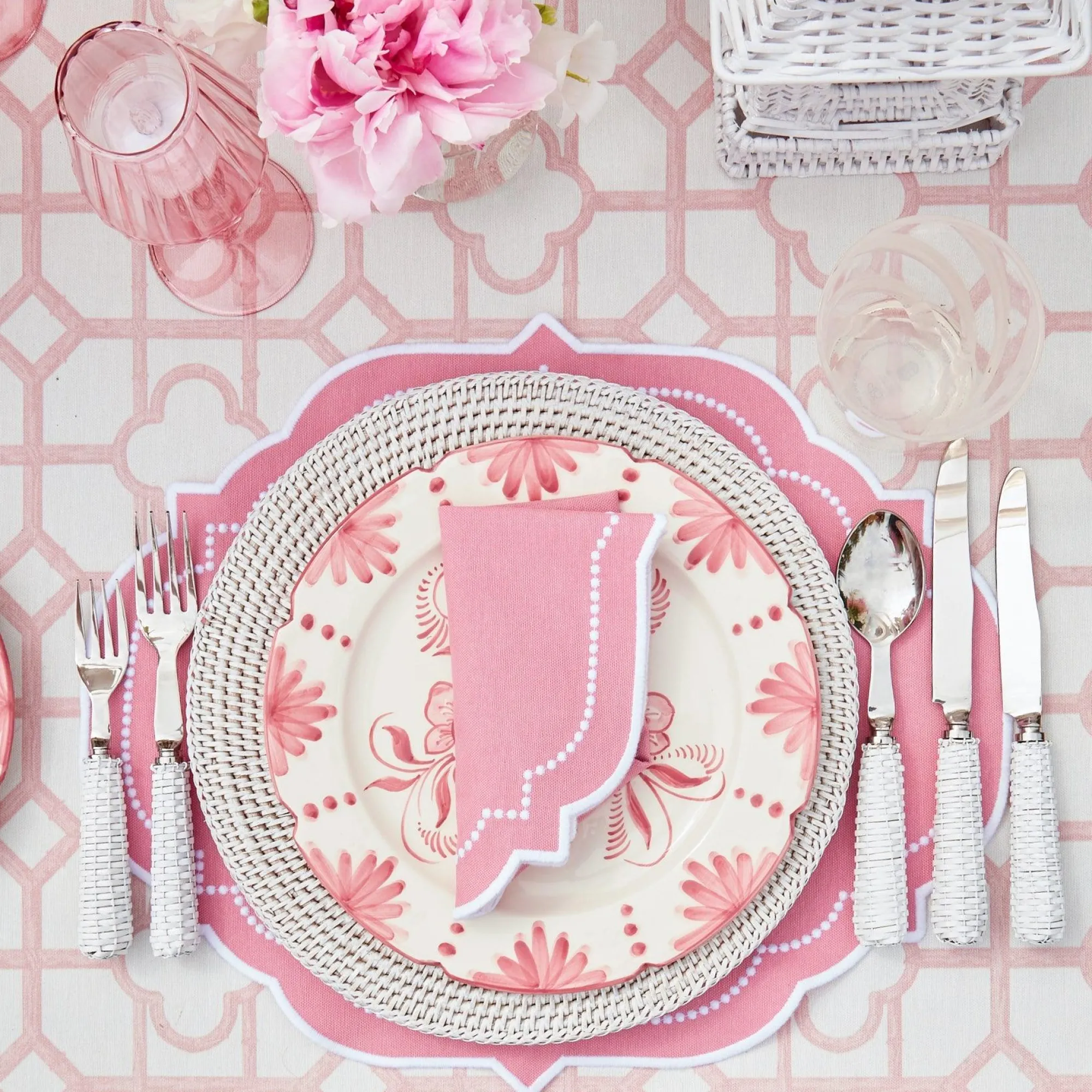 seville_pink_gardenia_din_9-7.webp Cheap Seville Pink Gardenia Dinner Plate (Set Of 4) Dinner Plates