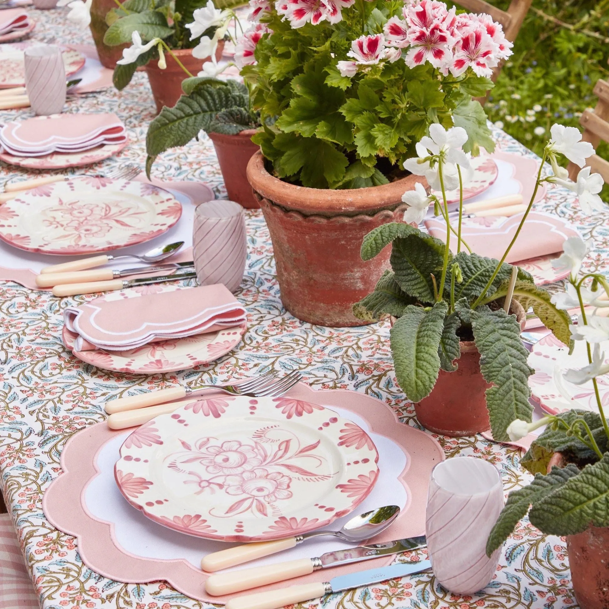 seville_pink_gardenia_sta_5-2.webp Clearance Seville Pink Gardenia Starter Plate (Set Of 4) Crockery Sets