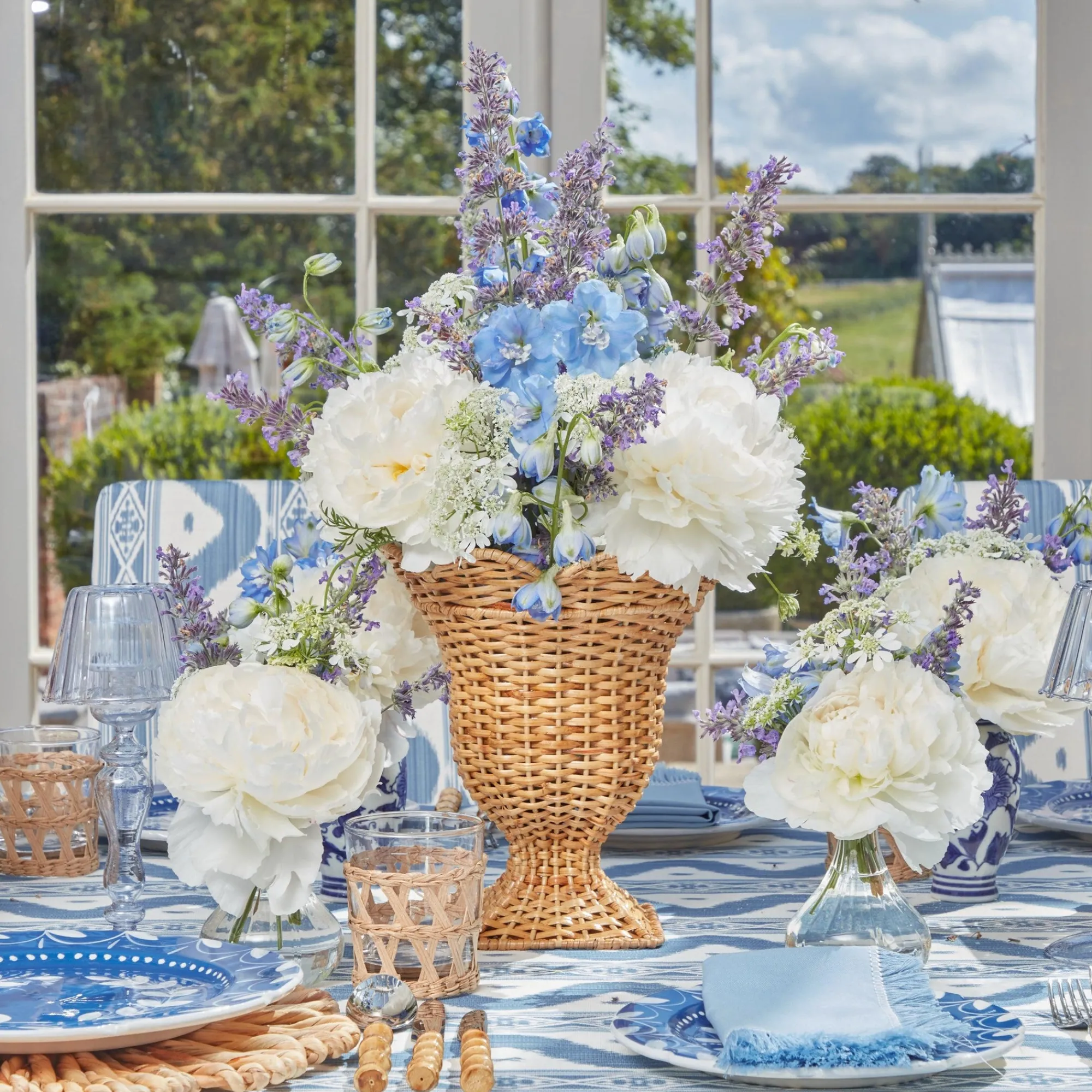 small_natural_rattan_urn__1.webp Fashion Small Natural Rattan Urn Vase Urns & Pedestals