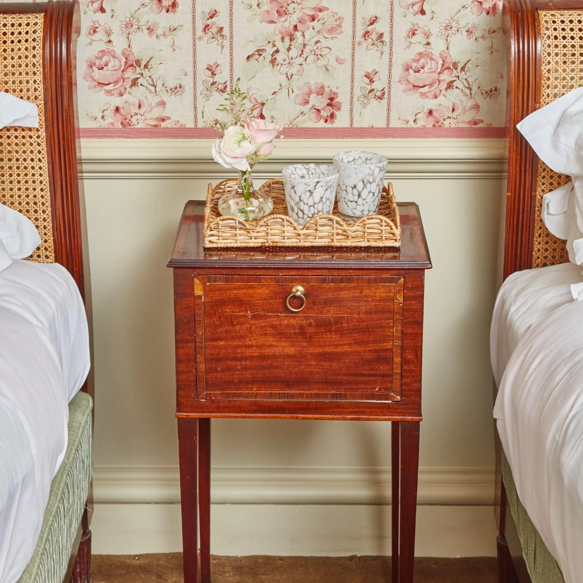 small_scalloped_rattan_tr_2-1.webp Hot Small Scalloped Rattan Tray Rattan Tableware