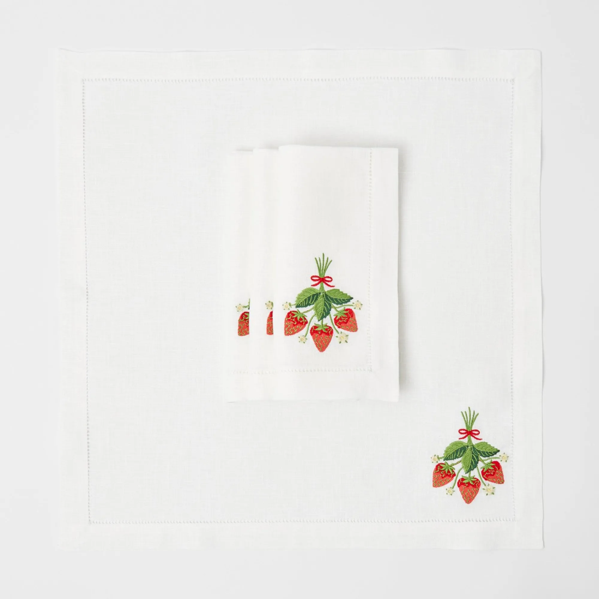 strawberry_white_linen_em_0.webp Clearance Strawberry White Linen Embroidered Napkins (Set Of 4) Napkins