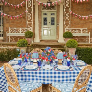 Clearance Strawberry White Linen Embroidered Napkins (Set Of 4) Napkins