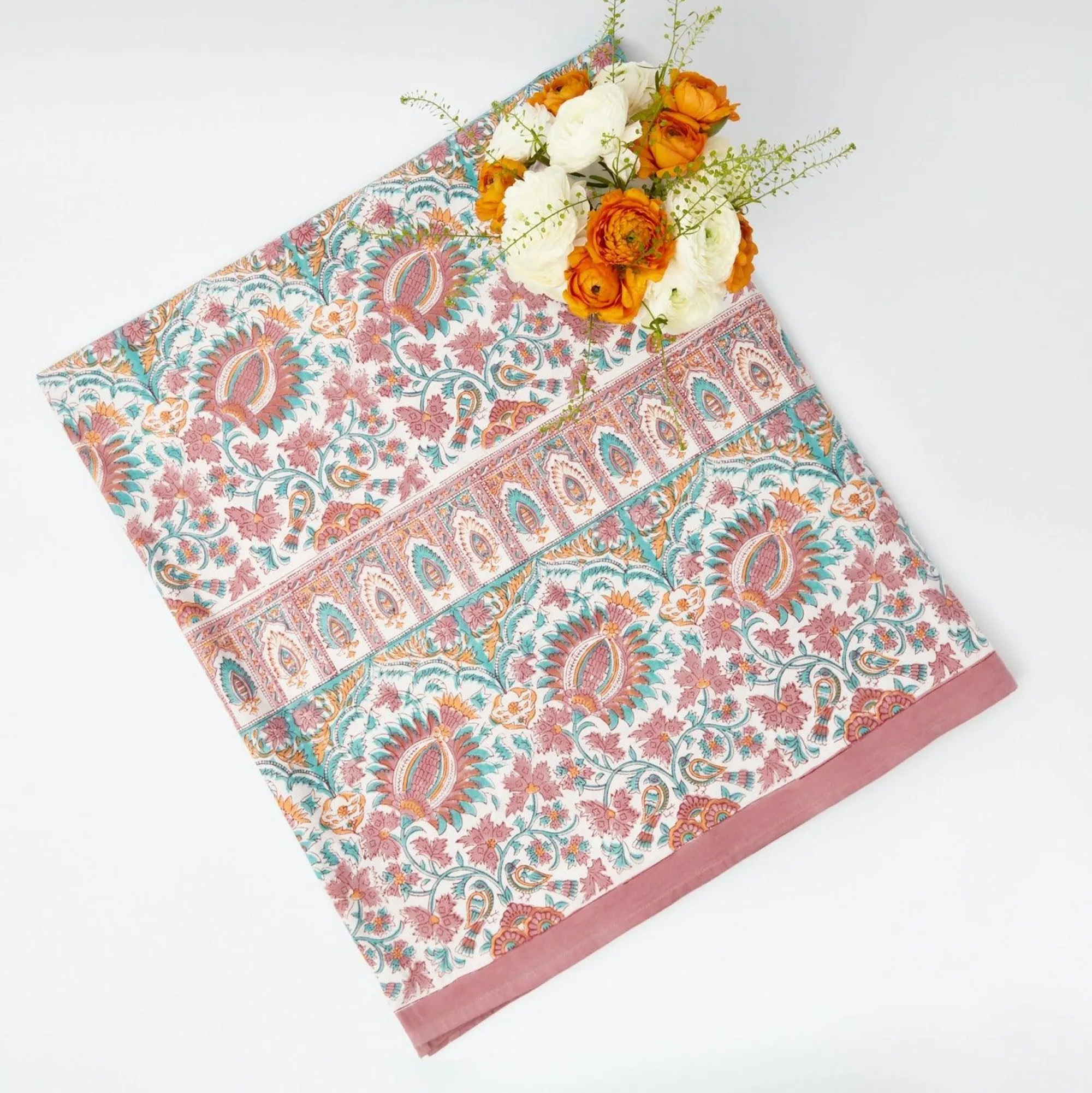 valentina_tablecloth_0.webp Clearance Valentina Tablecloth Tablecloths