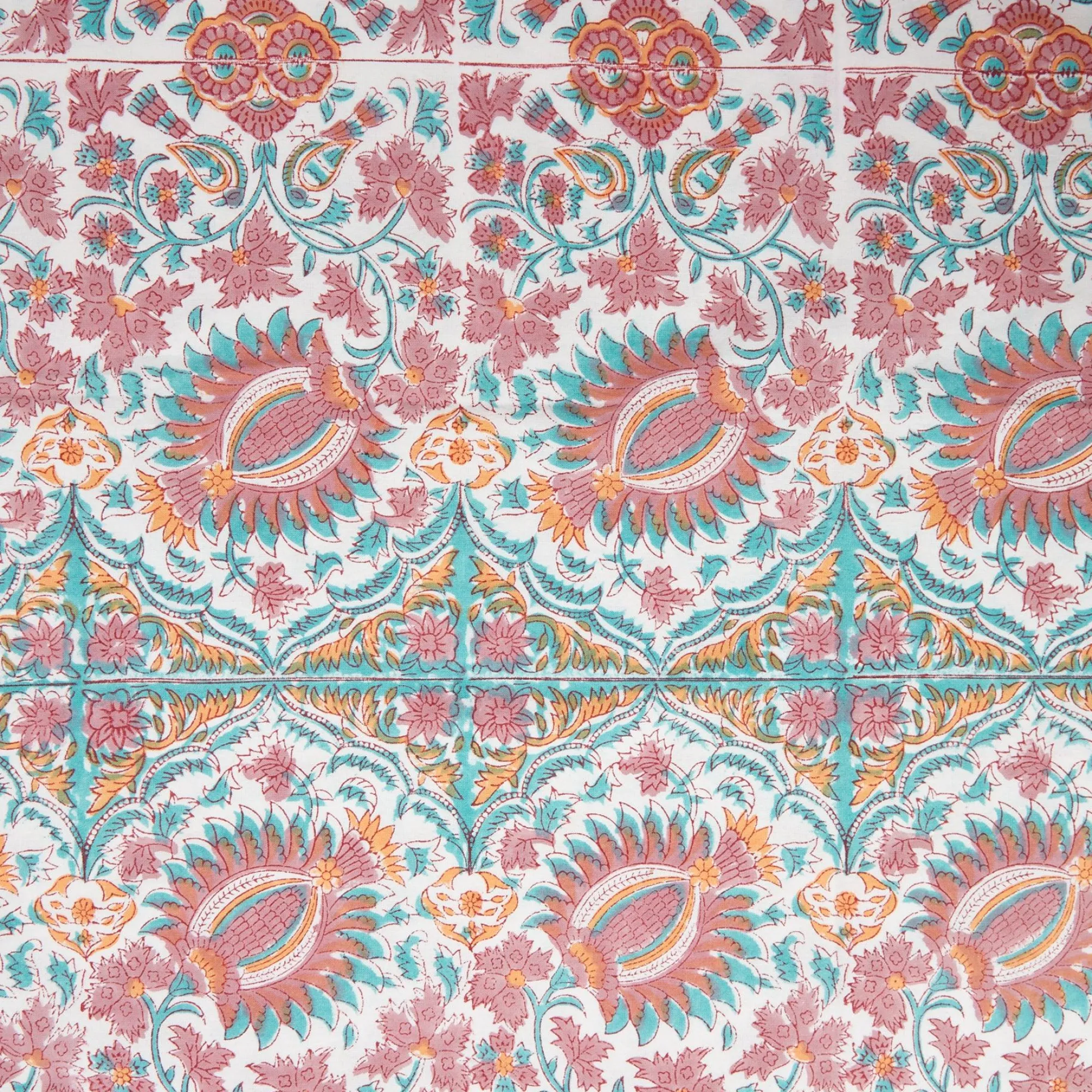 valentina_tablecloth_15.webp Clearance Valentina Tablecloth Tablecloths