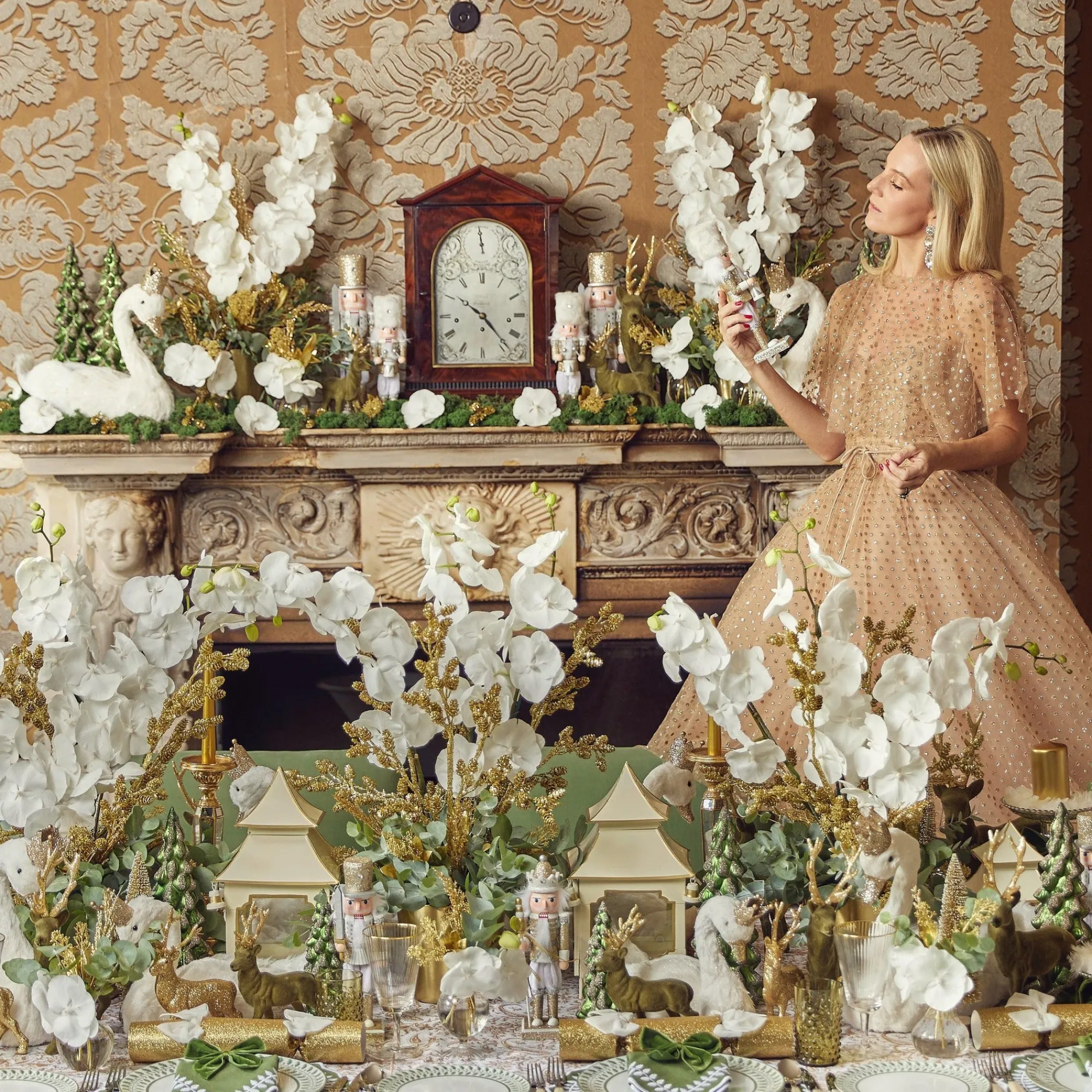 white__gold_pagoda_lanter_3-1.webp Hot White & Gold Pagoda Lantern Candle Holders