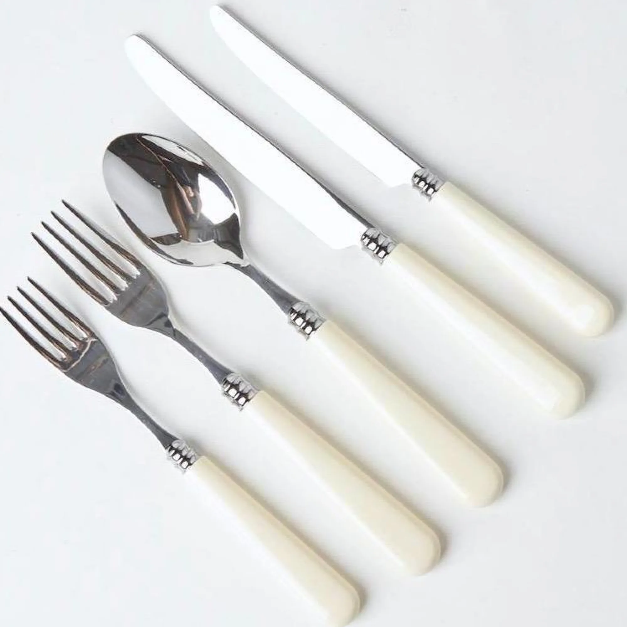 white_ivory_cutlery__piec_3.webp Discount White Ivory Cutlery (5 Piece) Cutlery Sets