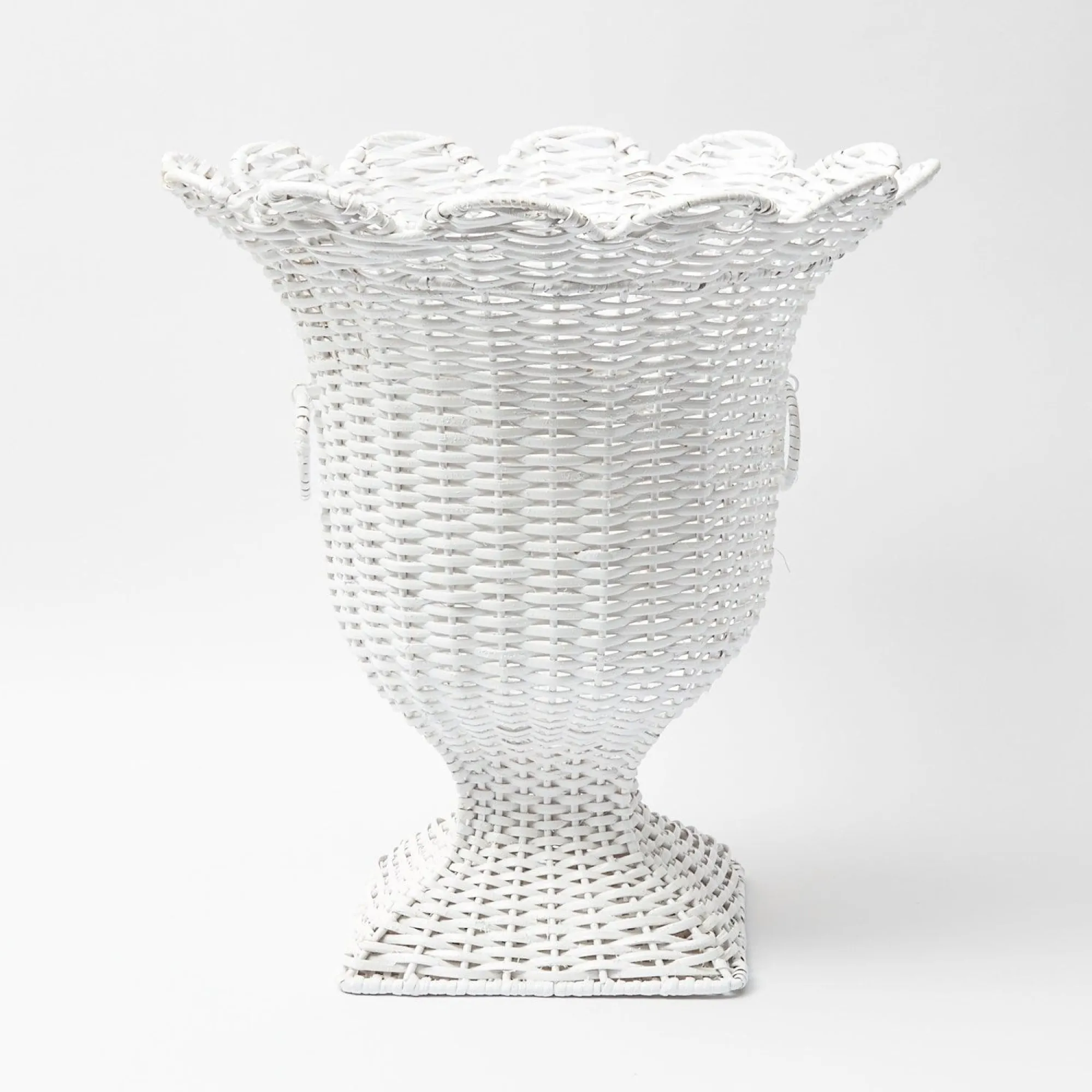 white_liliana_scalloped_r_0-1.webp Outlet White Liliana Scalloped Rattan Urn Rattan Furniture