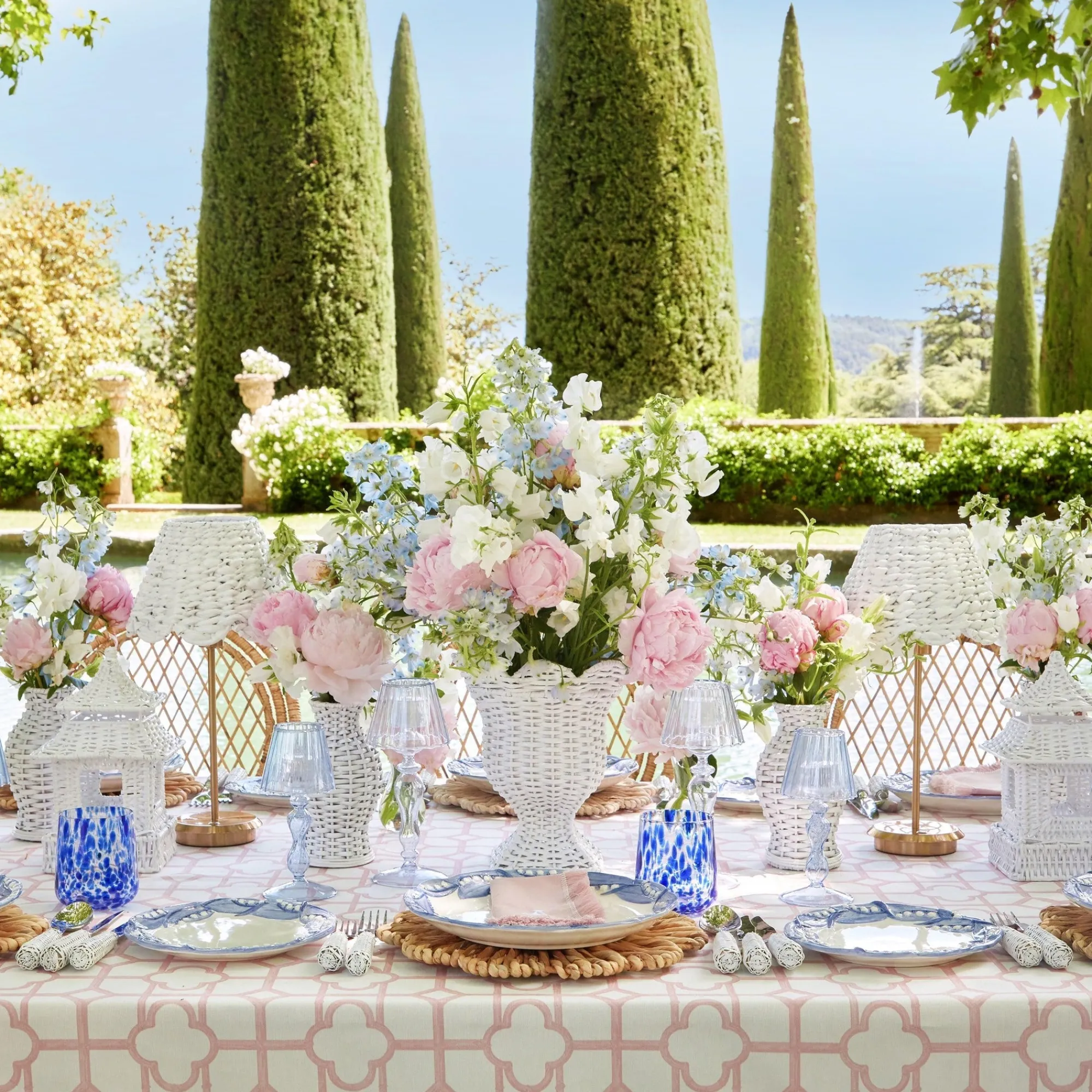 white_rattan_decoration_s_2-2.webp Outlet White Rattan Decoration Set Pagodas & Lanterns