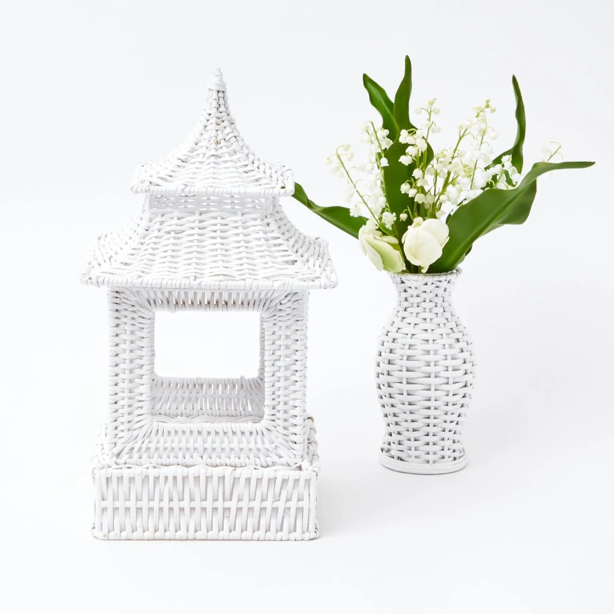 white_rattan_pagoda_lante_17.webp Store White Rattan Pagoda Lantern Rattan Tableware