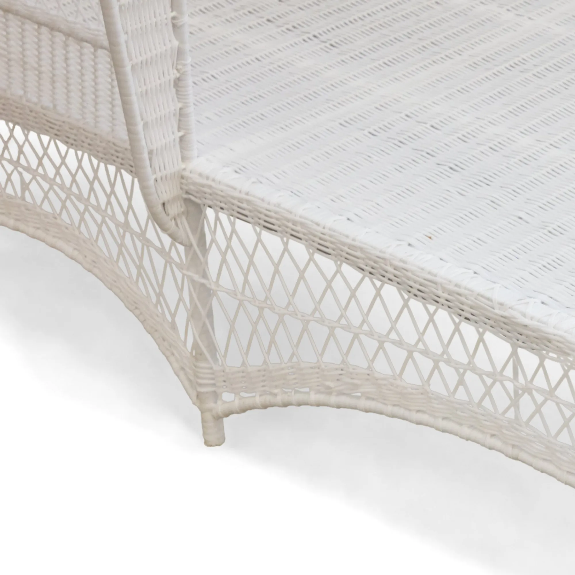 white_rattan_sun_lounger__7.webp Outlet White Rattan Sun Lounger With Blue Ikat Cushion Rattan Furniture