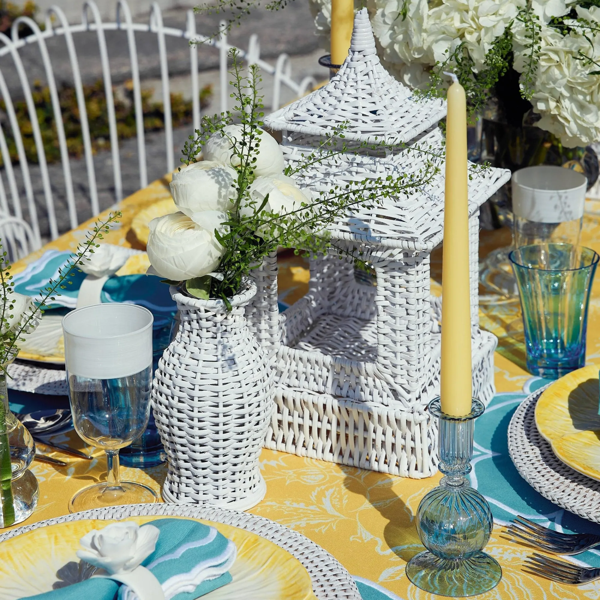 white_rattan_vase_set_of__16.webp Discount White Rattan Vase (Set Of 3) Rattan Tableware