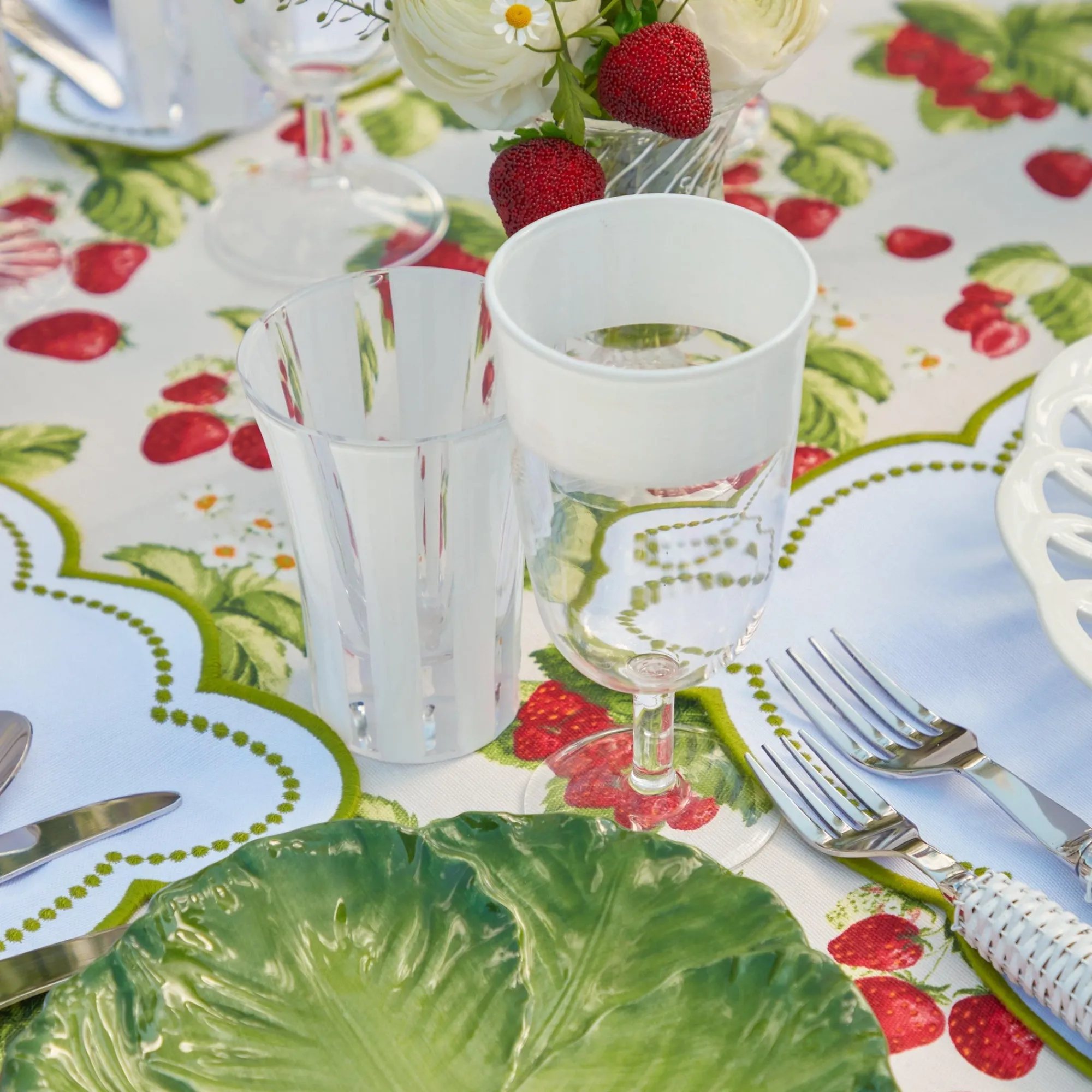 white_ribbon_wine_glasses_15.webp Fashion White Ribbon Wine Glasses (Set Of 4) Glasses