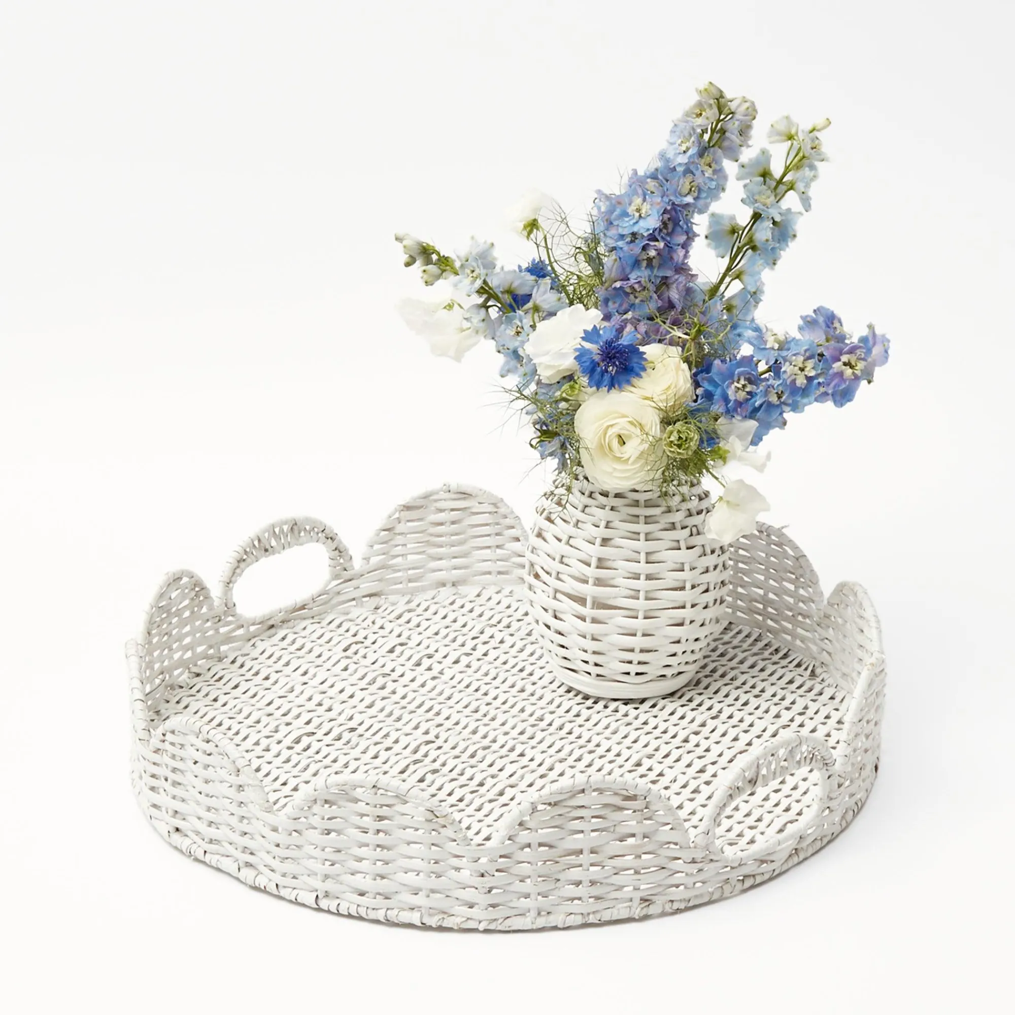 white_round_scalloped_rat_4.webp Best White Round Scalloped Rattan Tray Trays & Liners