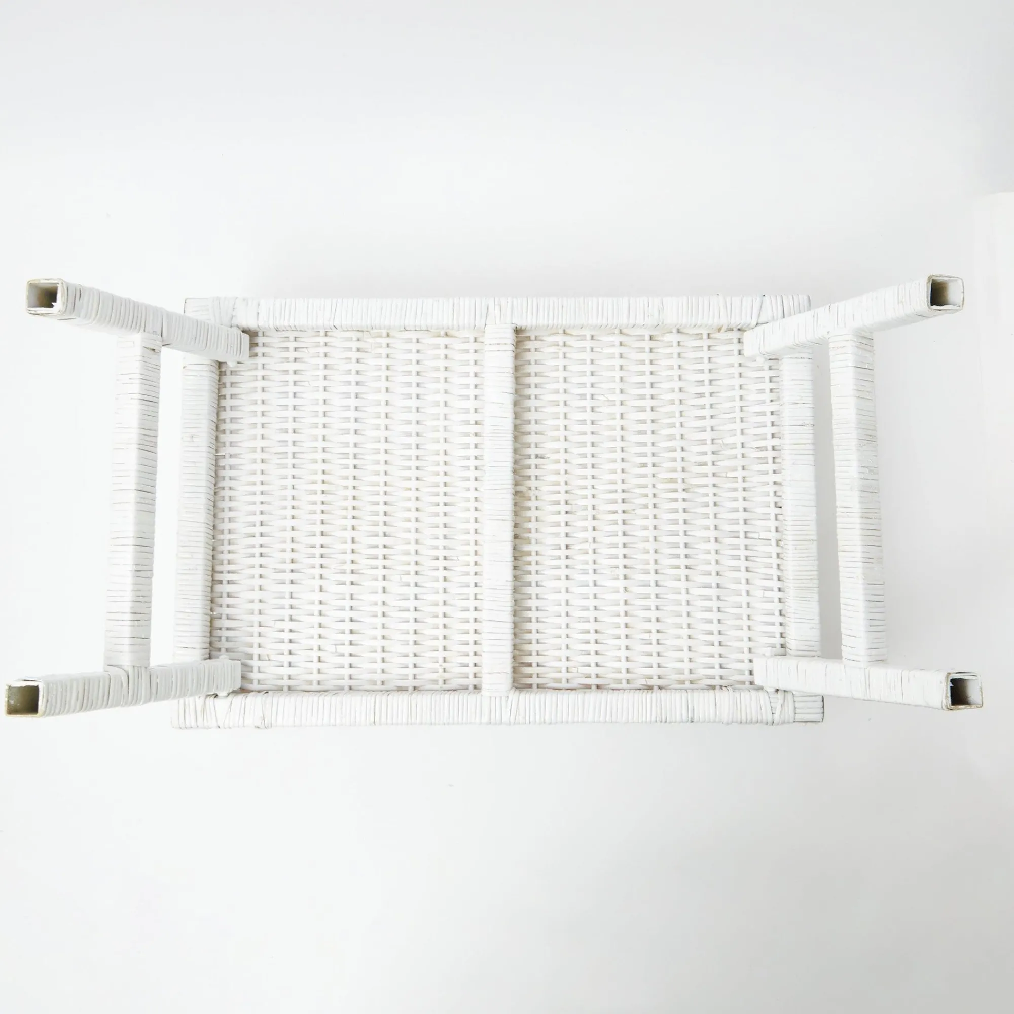 white_scalloped_rattan_br_8-1.webp Best Sale White Scalloped Rattan Breakfast Tray Rattan Tableware